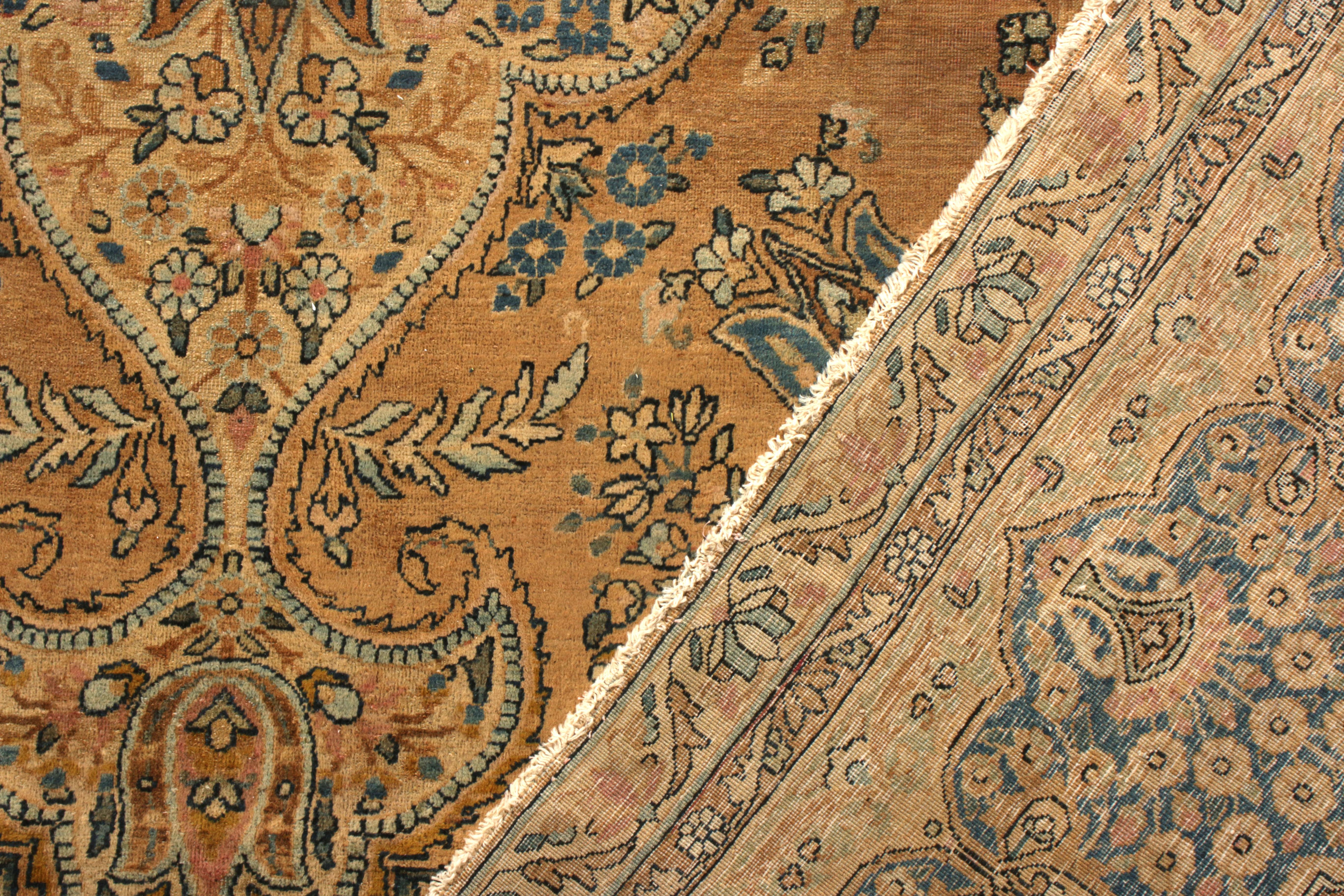 Laine Tapis ancien persan Knots Rugs Kerman, noué à la main, motif floral bleu et beige en vente