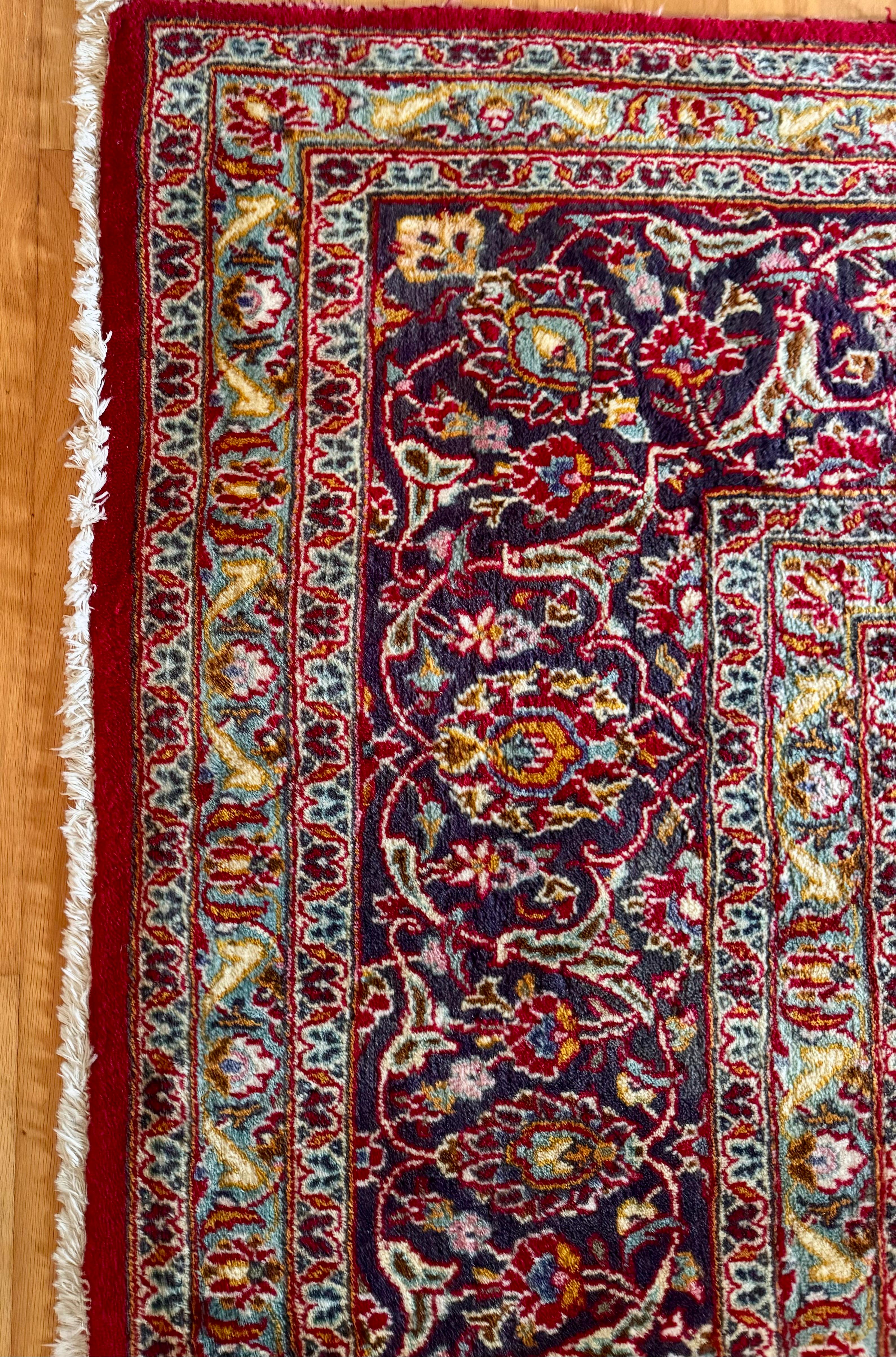 Tapis persan ancien noué à la main en vente 1