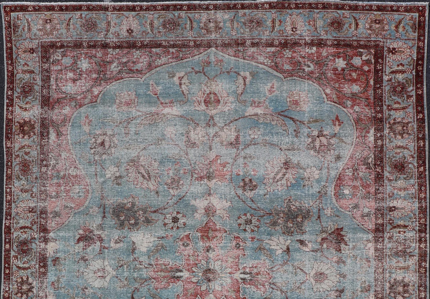 Hand-Knotted Antique Persian Tabriz Khoy Rug in Wool with Large Floral Design For Sale 7
