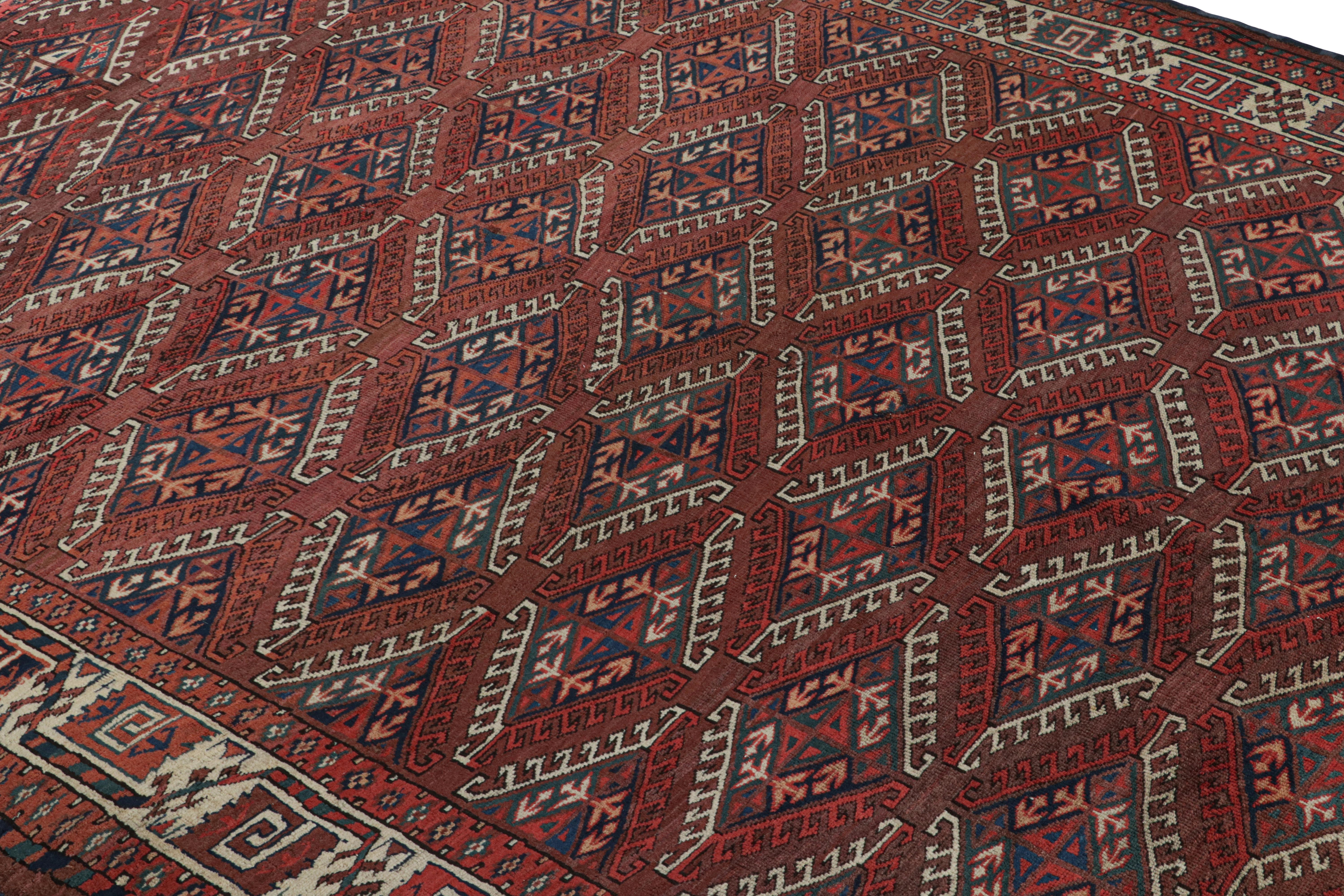 Handgeknüpfter antiker russischer Teppich in rotem, weißem Stammesmuster von Teppich & Kelim (Russisch) im Angebot