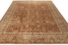 Handgeknüpfter antiker Teppich in Braun, Beige und Blumenmuster von Teppich & Kelim