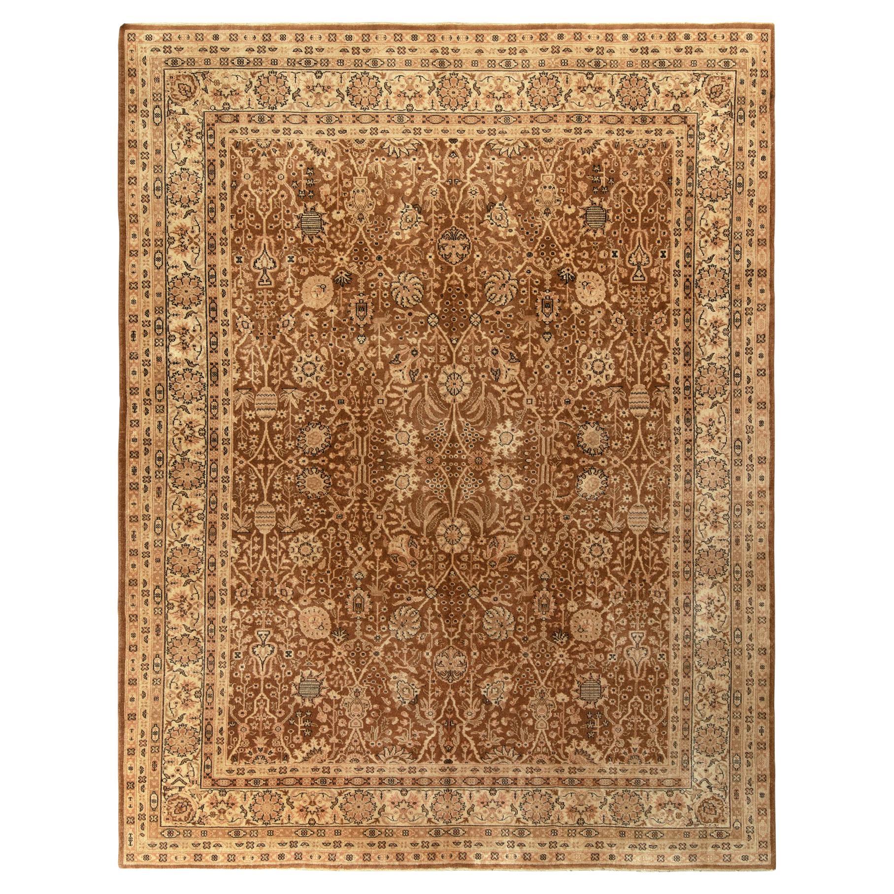 Tapis ancien noué à la main en brun, beige et à motifs floraux par Rug & Kilim