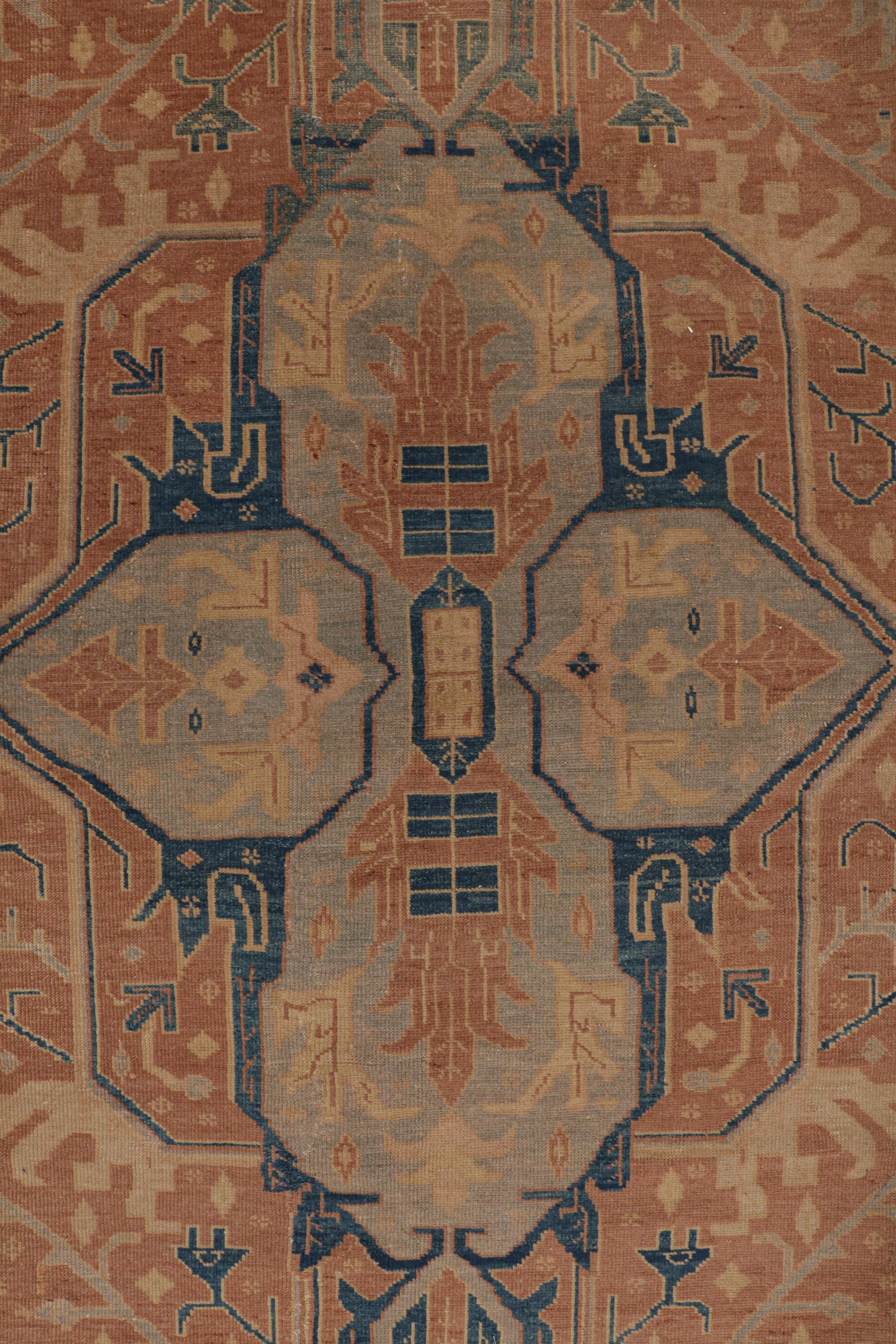 Turc Tapis Sivas ancien noué à la main en beige et bleu à motifs floraux en vente