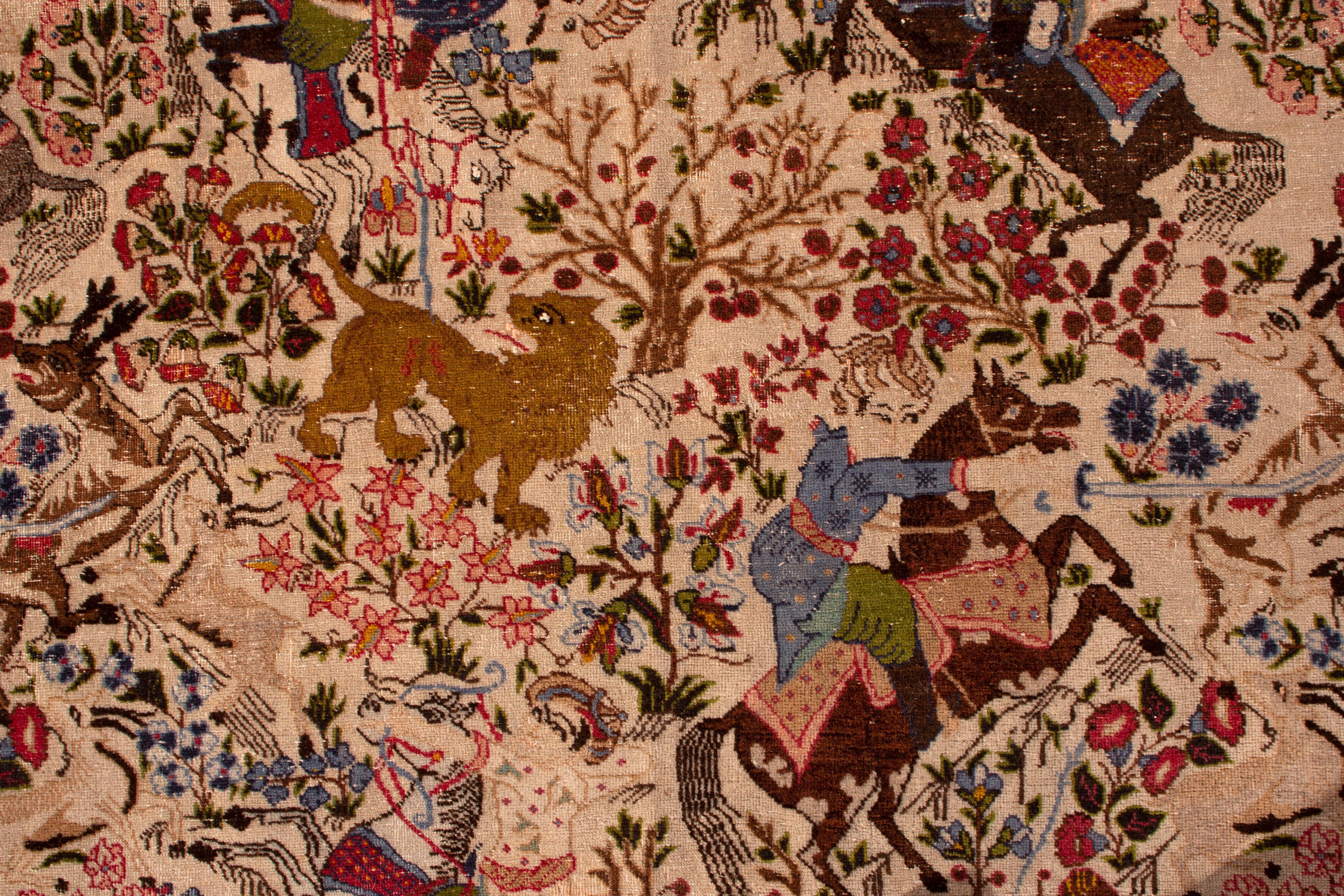 Tapis Tabriz ancien noué à la main beige motif pictural sur toute sa surface par Rug & Kilim Bon état - En vente à Long Island City, NY