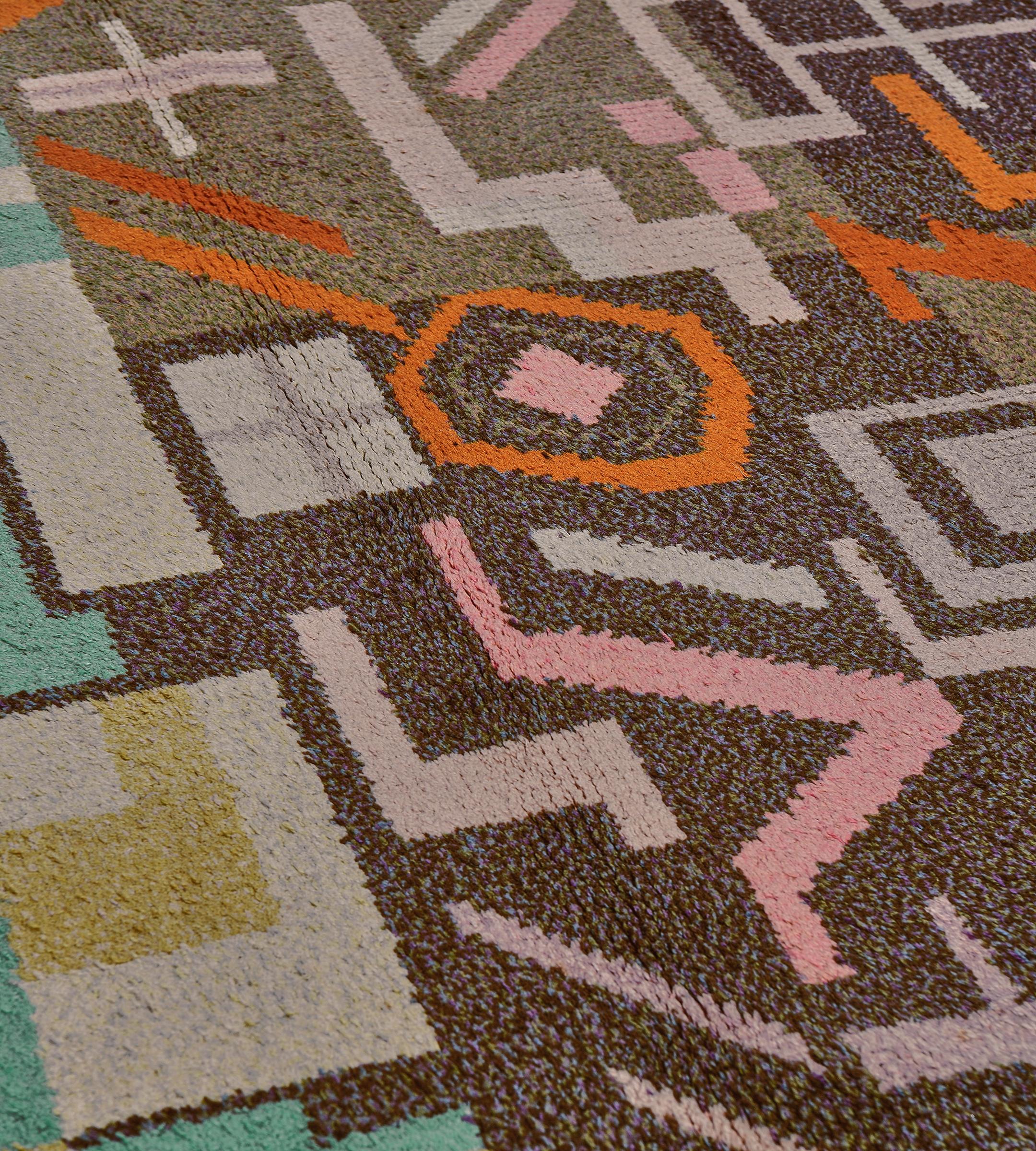 Hand-Knotted Antique Wool Geometric Deco Rug from Sweden In Excellent Condition For Sale In West Hollywood, CA