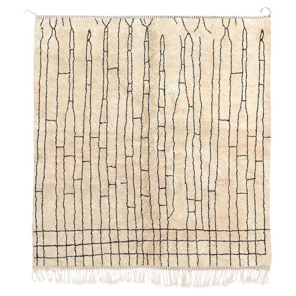 Handgeknüpfter Beni Mrirt Marokkanischer Wollteppich 9.5'x10' mit minimalistischem linearen Design