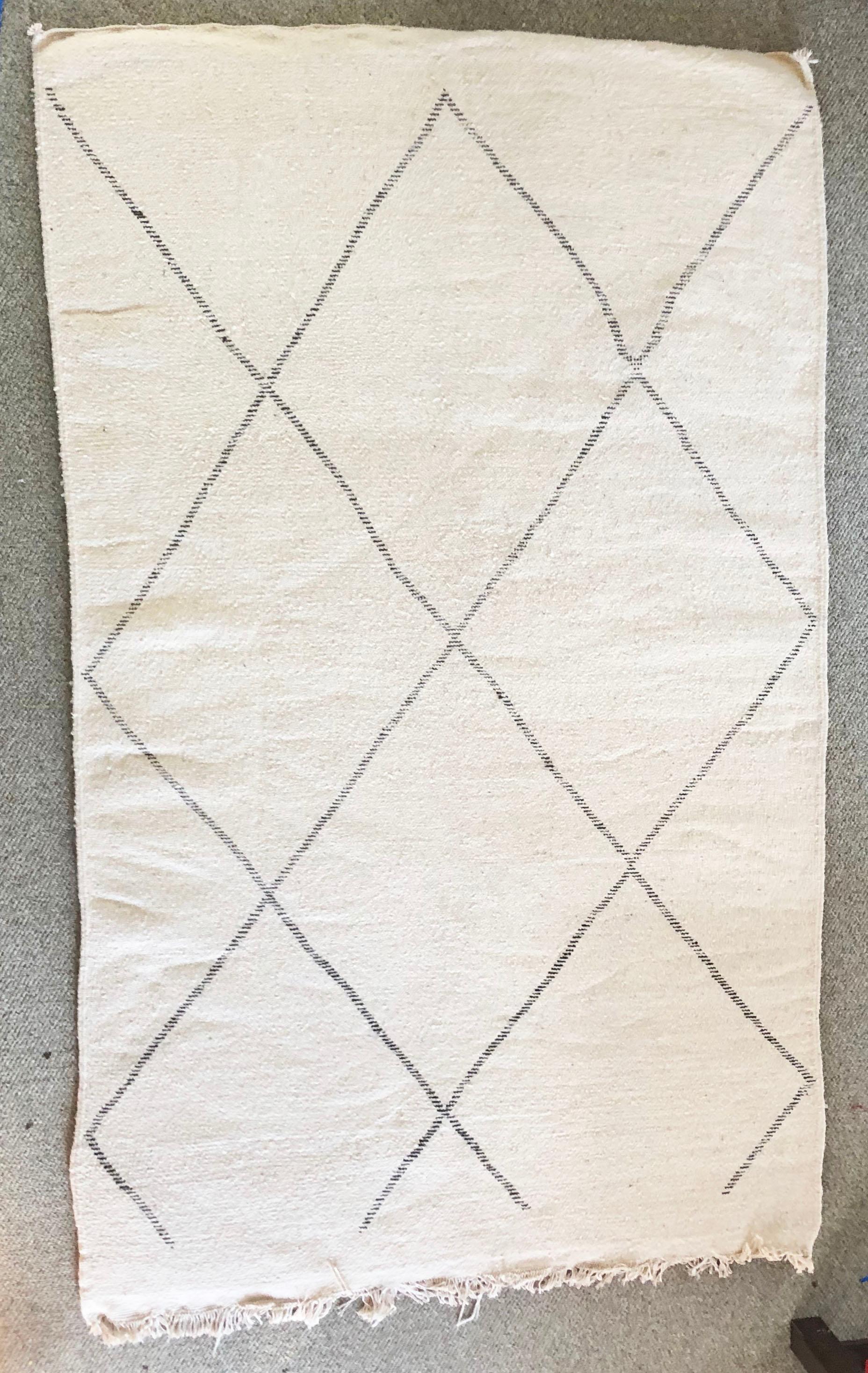 Neutral Moroccan Beni Ouarain Natural Organic Wool Shag Rug, Hand-Knotted  In Excellent Condition For Sale In Vineyard Haven, MA