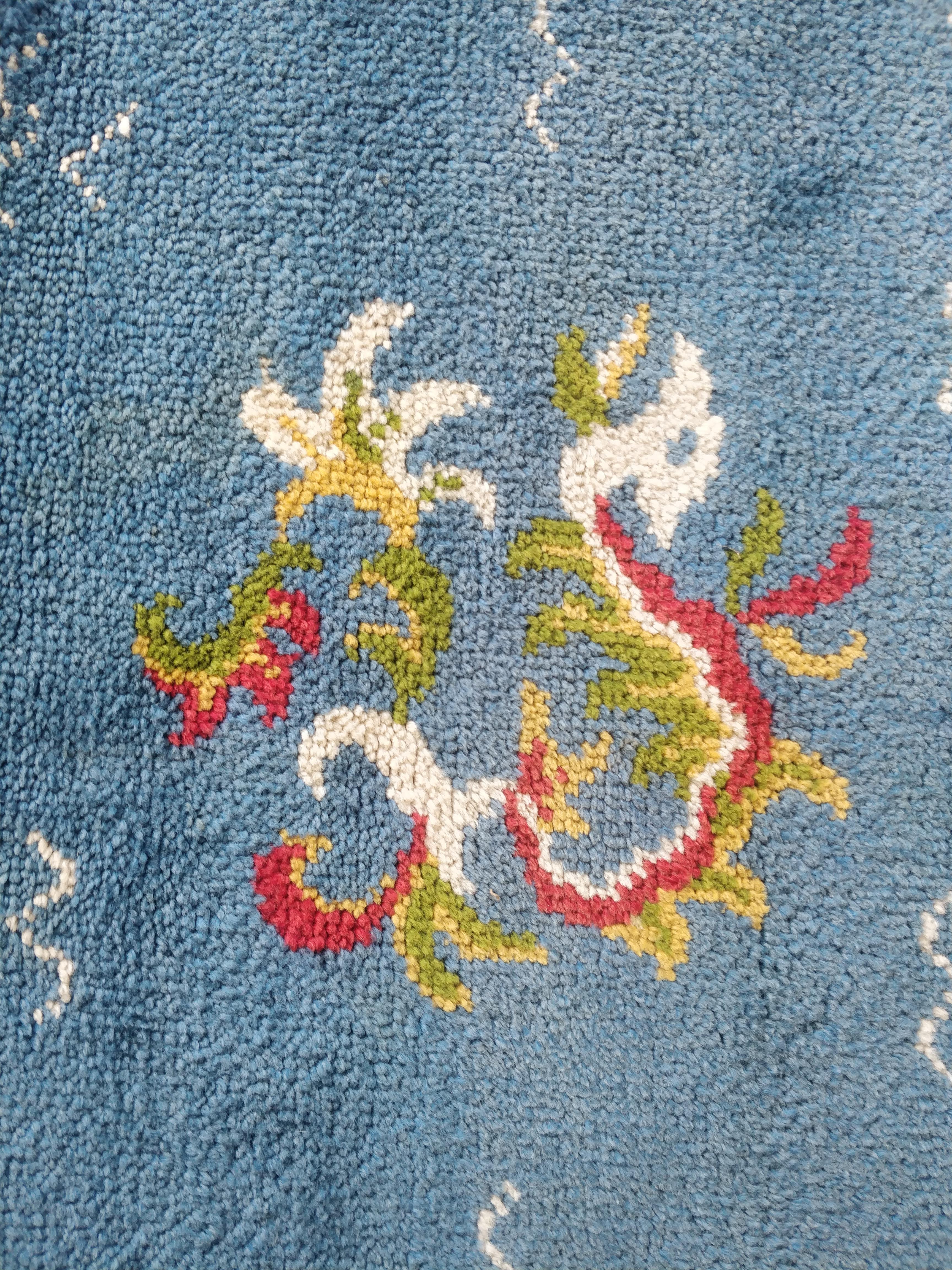 Hand-knotted Cogolin carpet (France)  180 x 123 In Good Condition For Sale In Firenze, FI