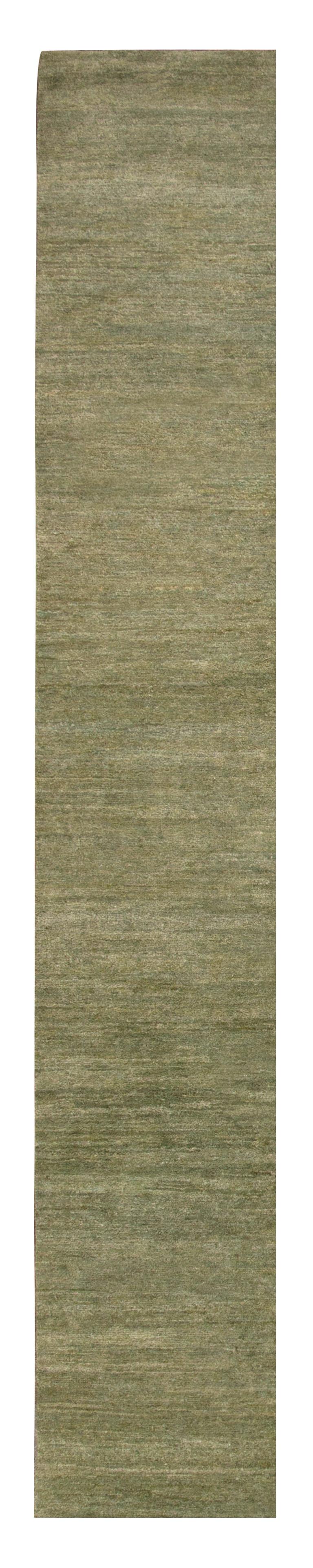 Rug & Kilim's handgeknüpfter fester Teppich in Grün im Zustand „Gut“ im Angebot in Long Island City, NY