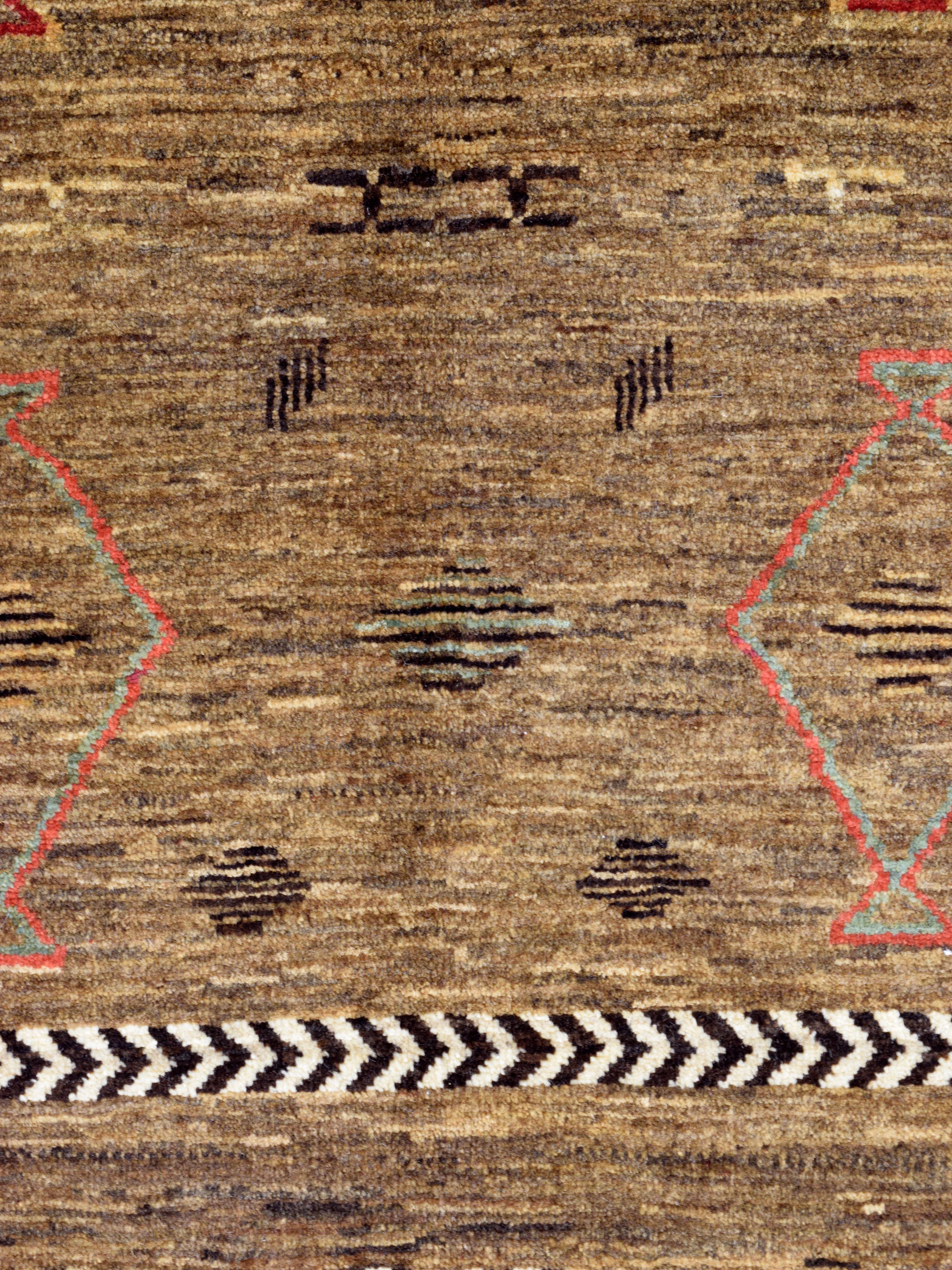 Persiano Tappeto Geometrico Tribale in Lana, Marrone, Ruggine e Indaco, 4' x 6', Annodato a mano in vendita