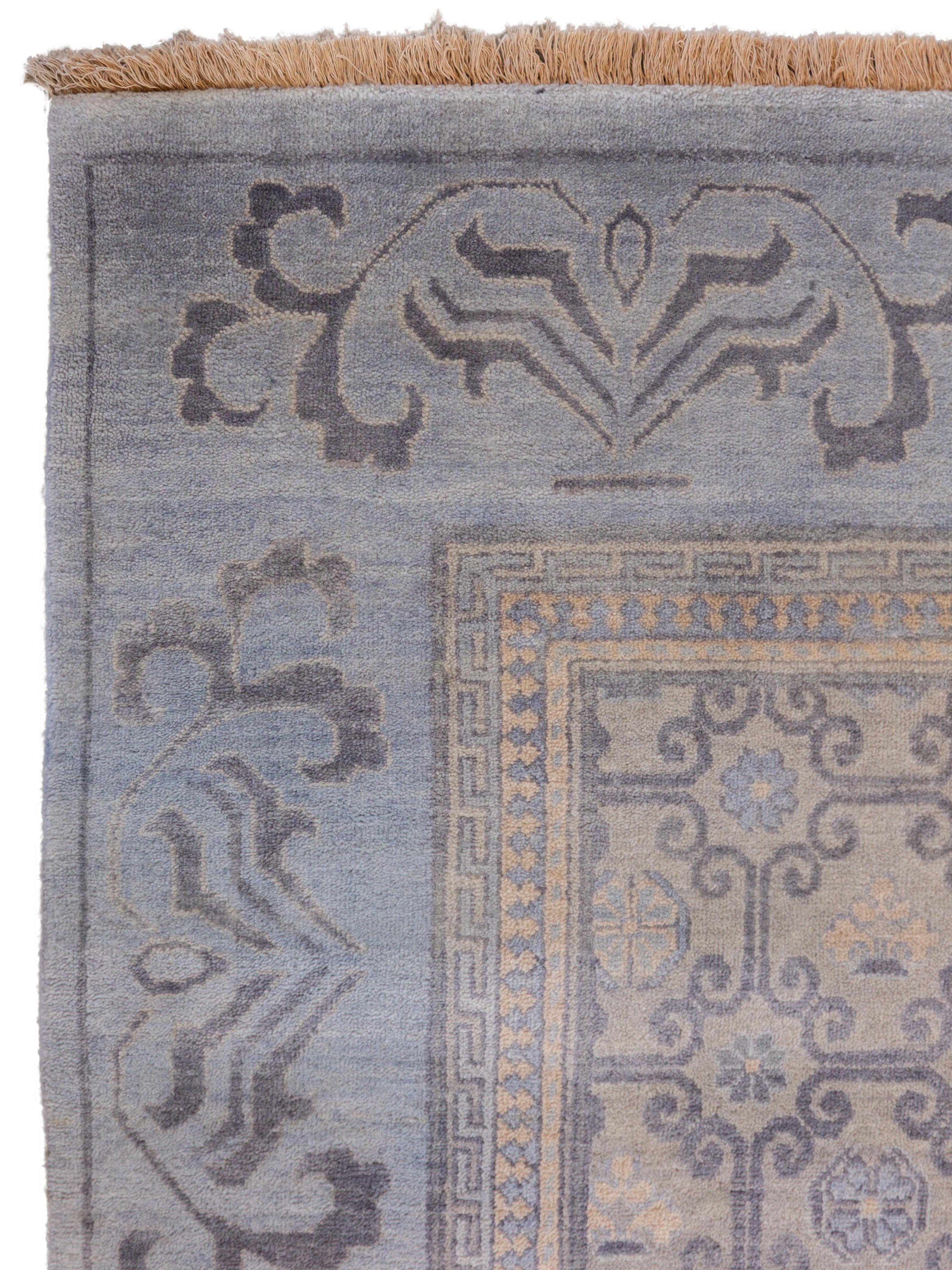 Hand-Knotted Gray Transitional Persian Khotan Carpet, 9' x 12' In New Condition In New York, NY