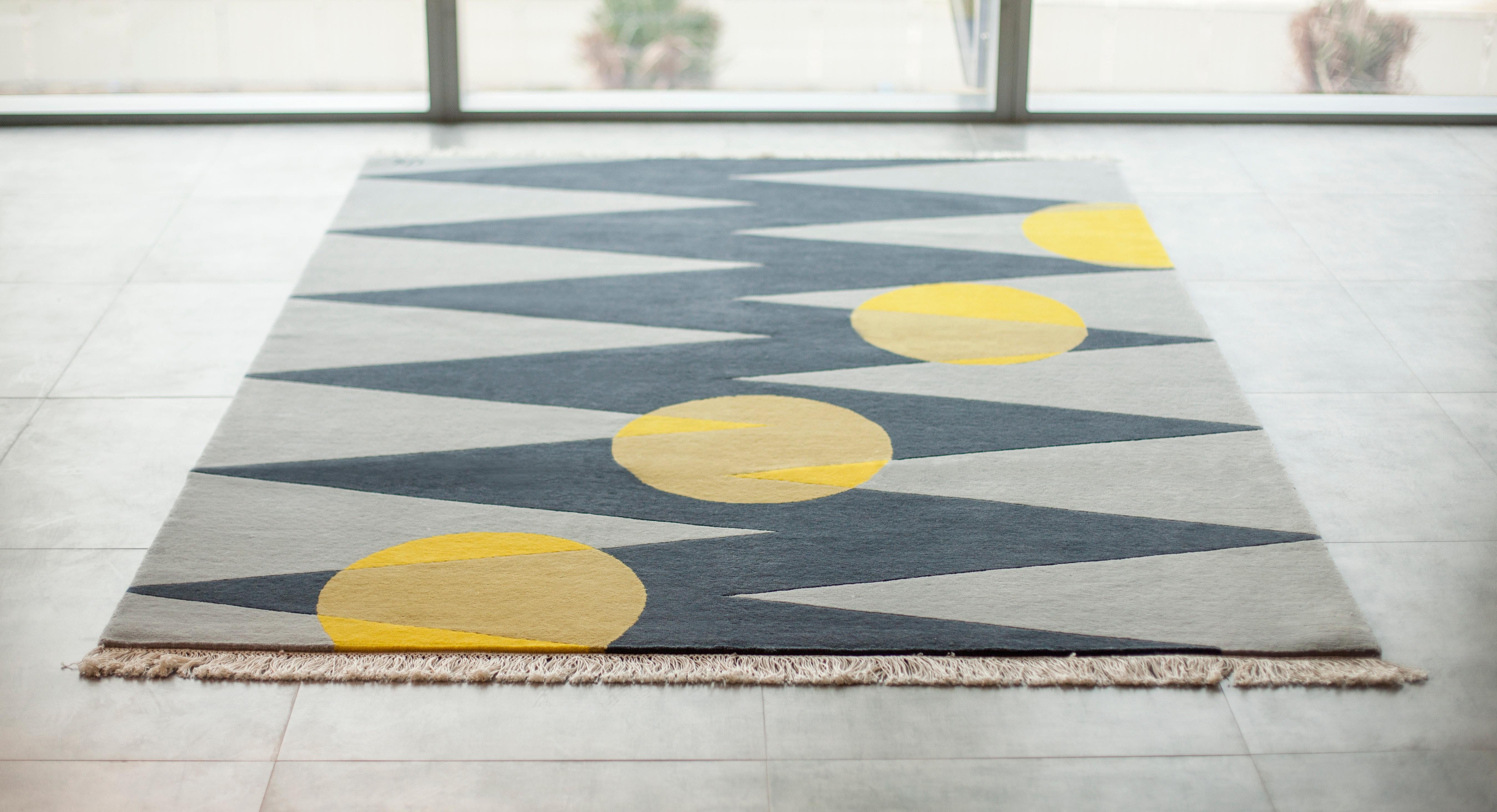 dark grey geometric rug