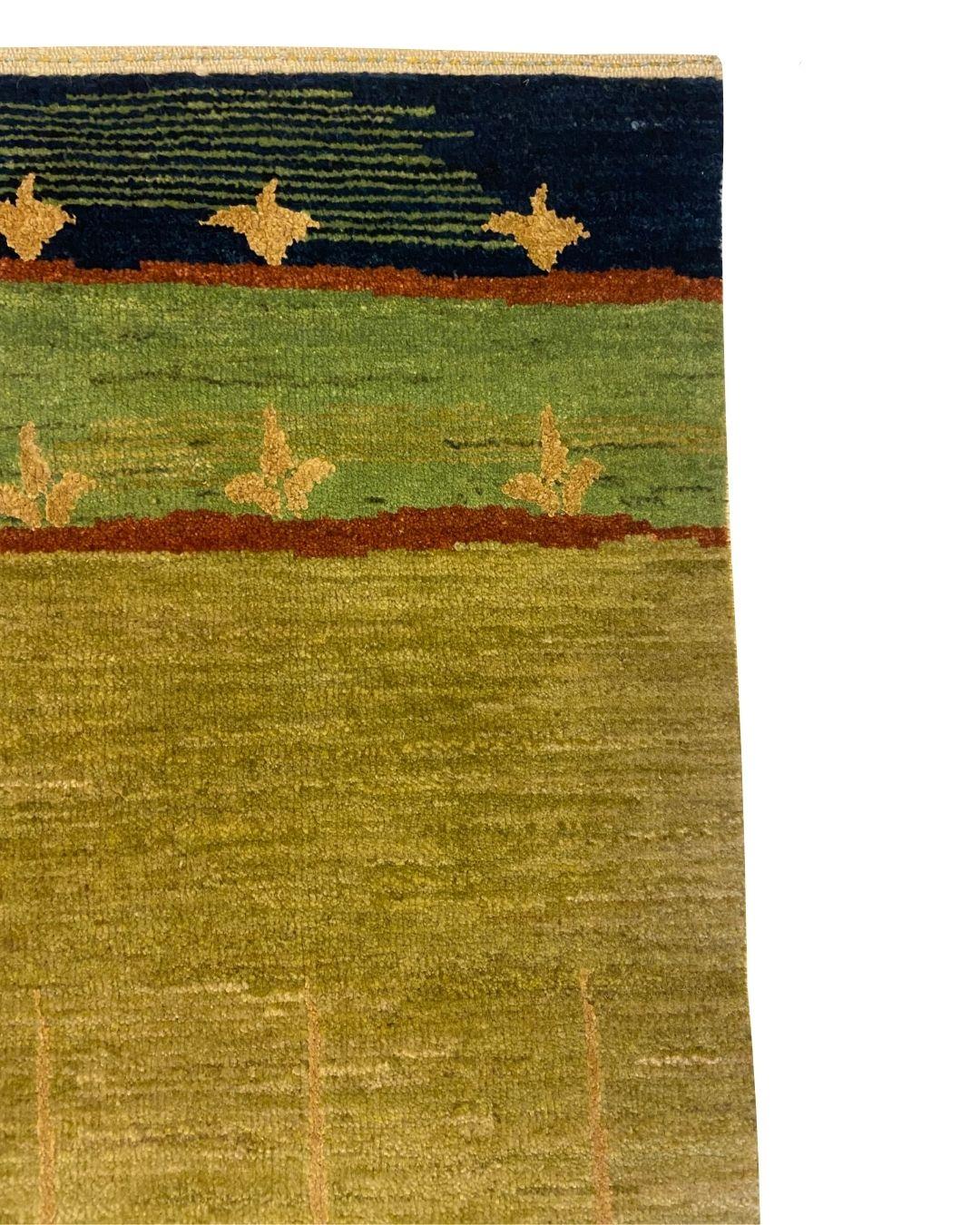 Indien Tapis en laine noué à la main, vert, bleu et or, inspiré de l'Art Nouveau, 2x3 en vente