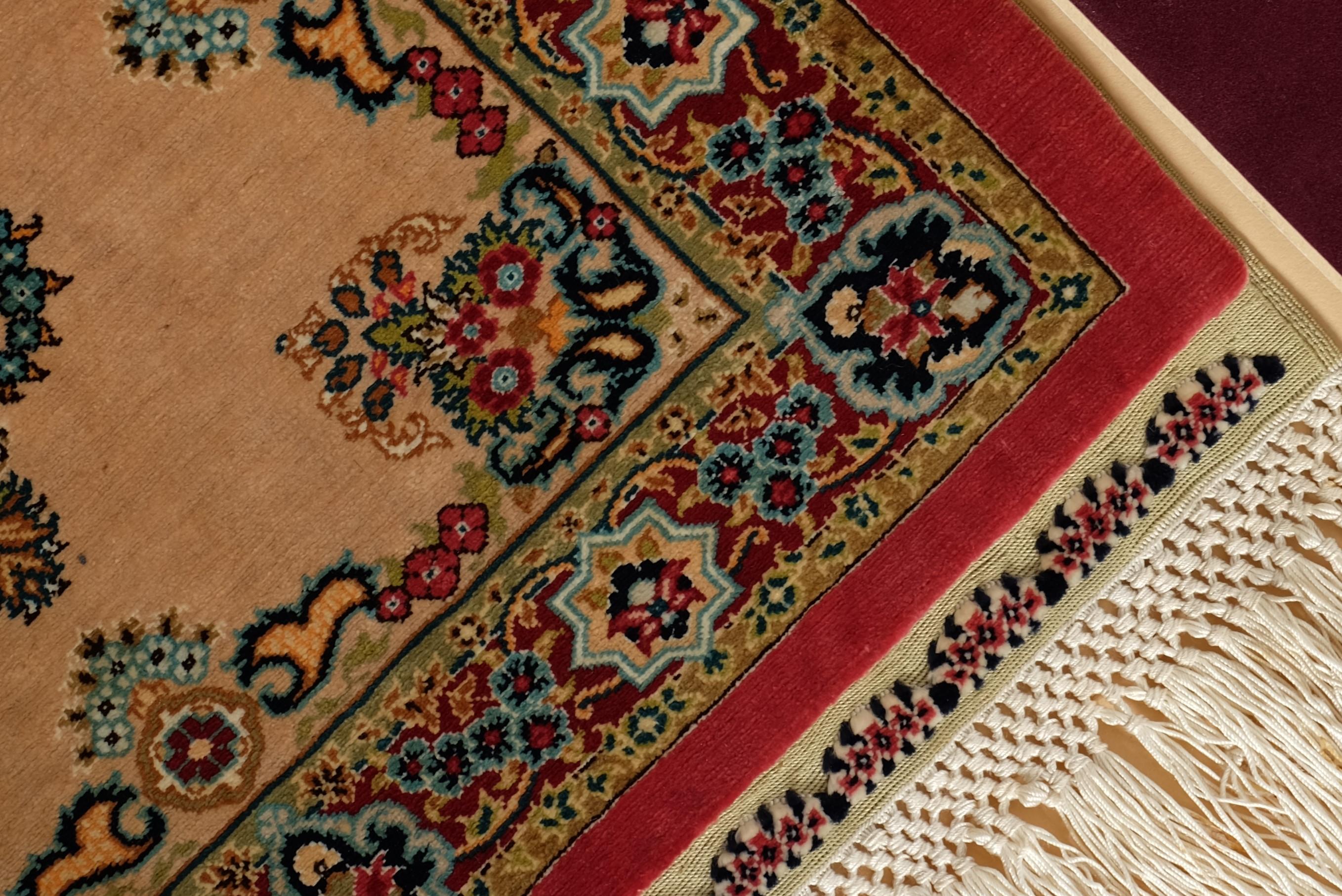 Handgeknüpfter Hereke Özipek Seidenteppich Wandteppich in Rahmen, 17 x 17 Knots, Türkei im Angebot 5