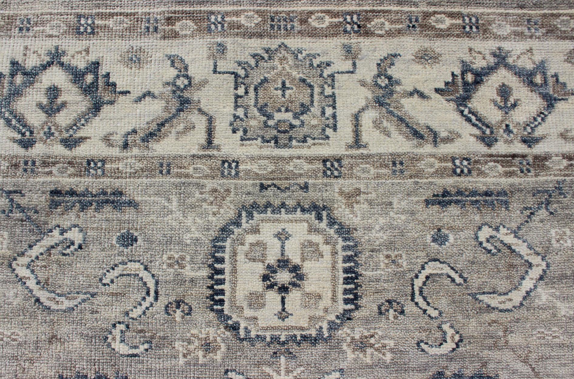 Hand-Knotted Indian Wool Oushak Rug in Cool Neutral Tones For Sale 6
