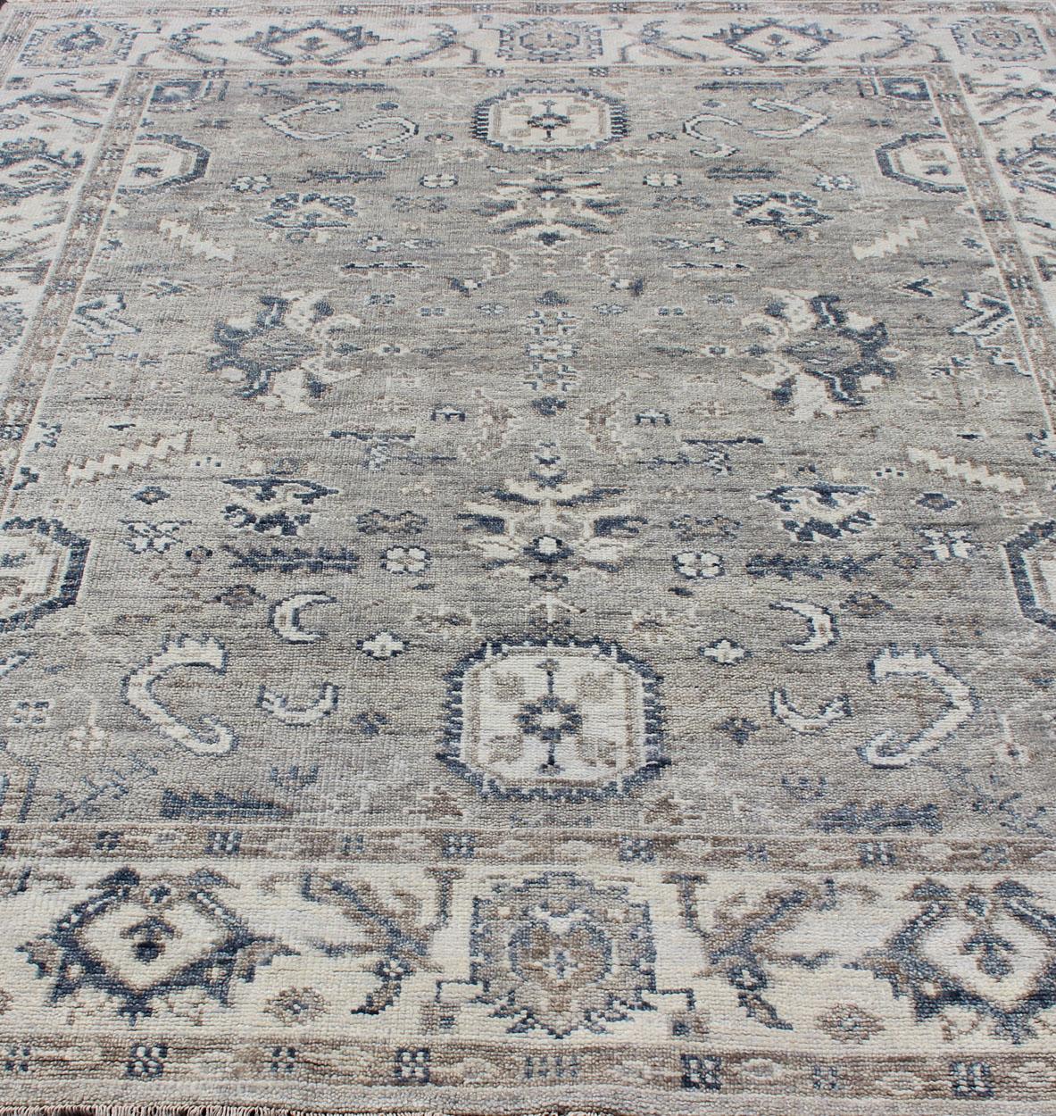 Hand-Knotted Indian Wool Oushak Rug in Cool Neutral Tones For Sale 3