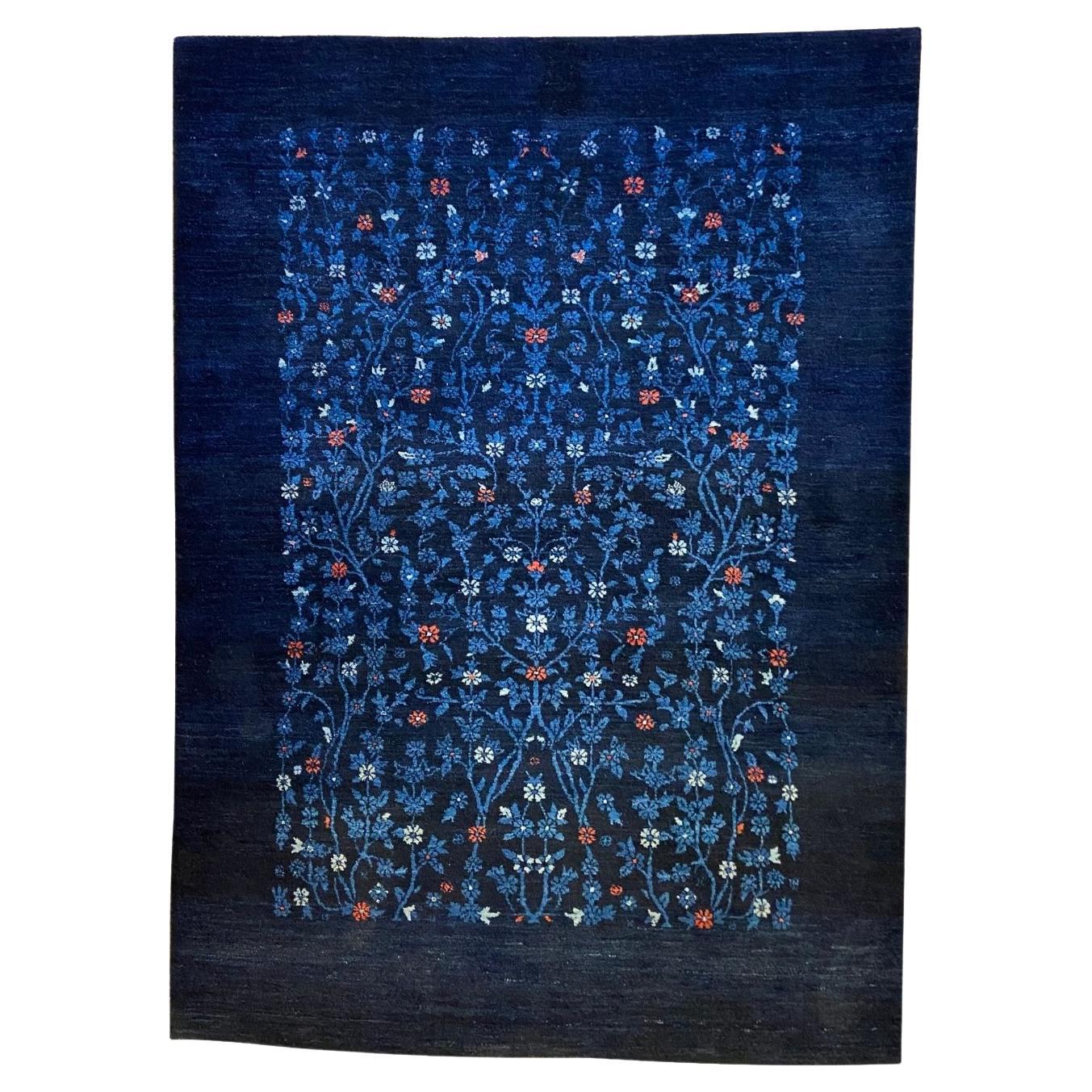 Handgeknüpfter persischer Teppich aus indigoblauer Wolle mit komplizierten Blumenmotiven, 6' x 9' im Angebot