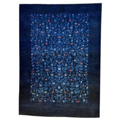 Tapis persan en laine indigo noué à la main avec des motifs floraux complexes, 6' x 9'