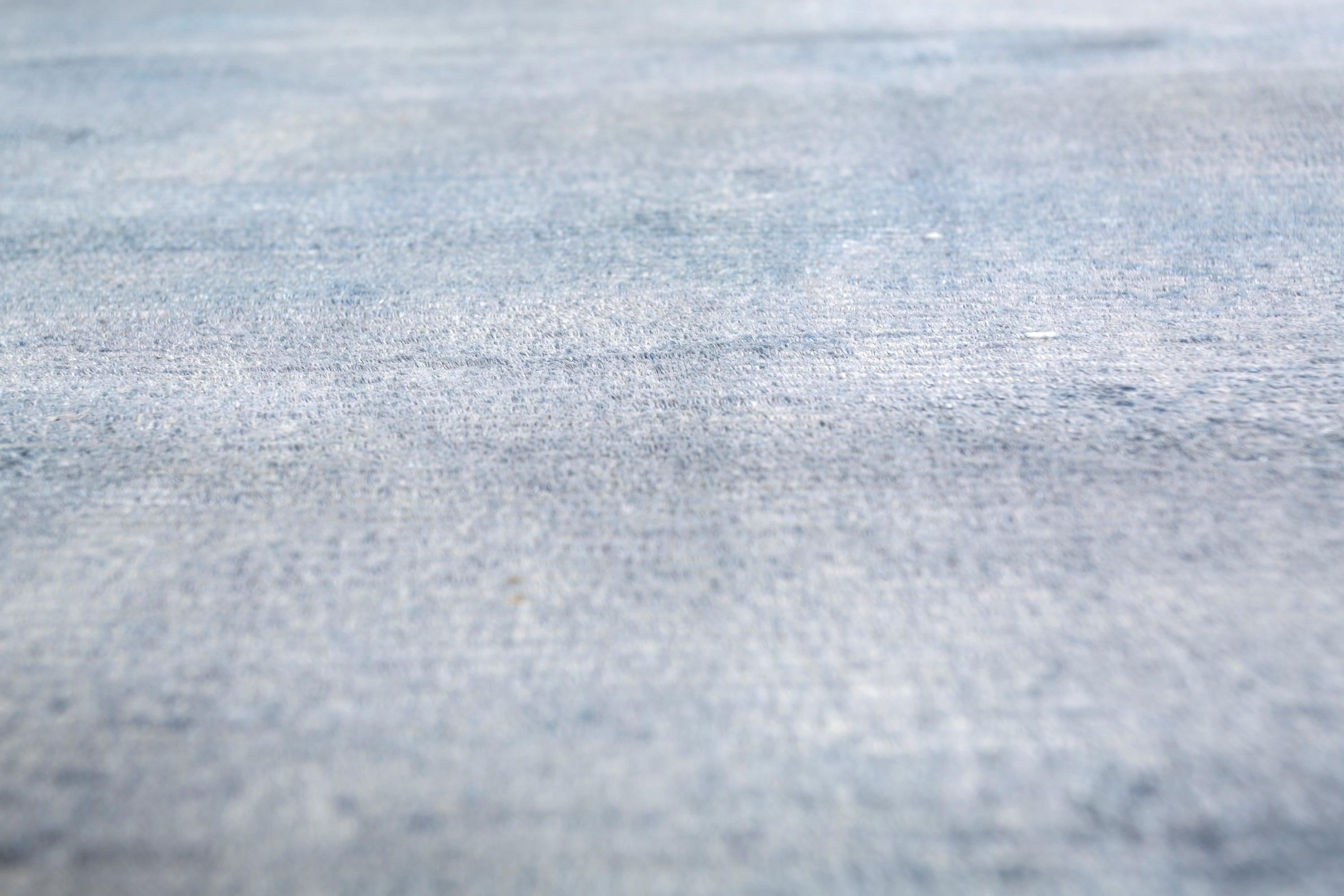 Modern Hand-Knotted Jaipur Wool Rug in Chicory, Subtle Textured Pattern For Sale