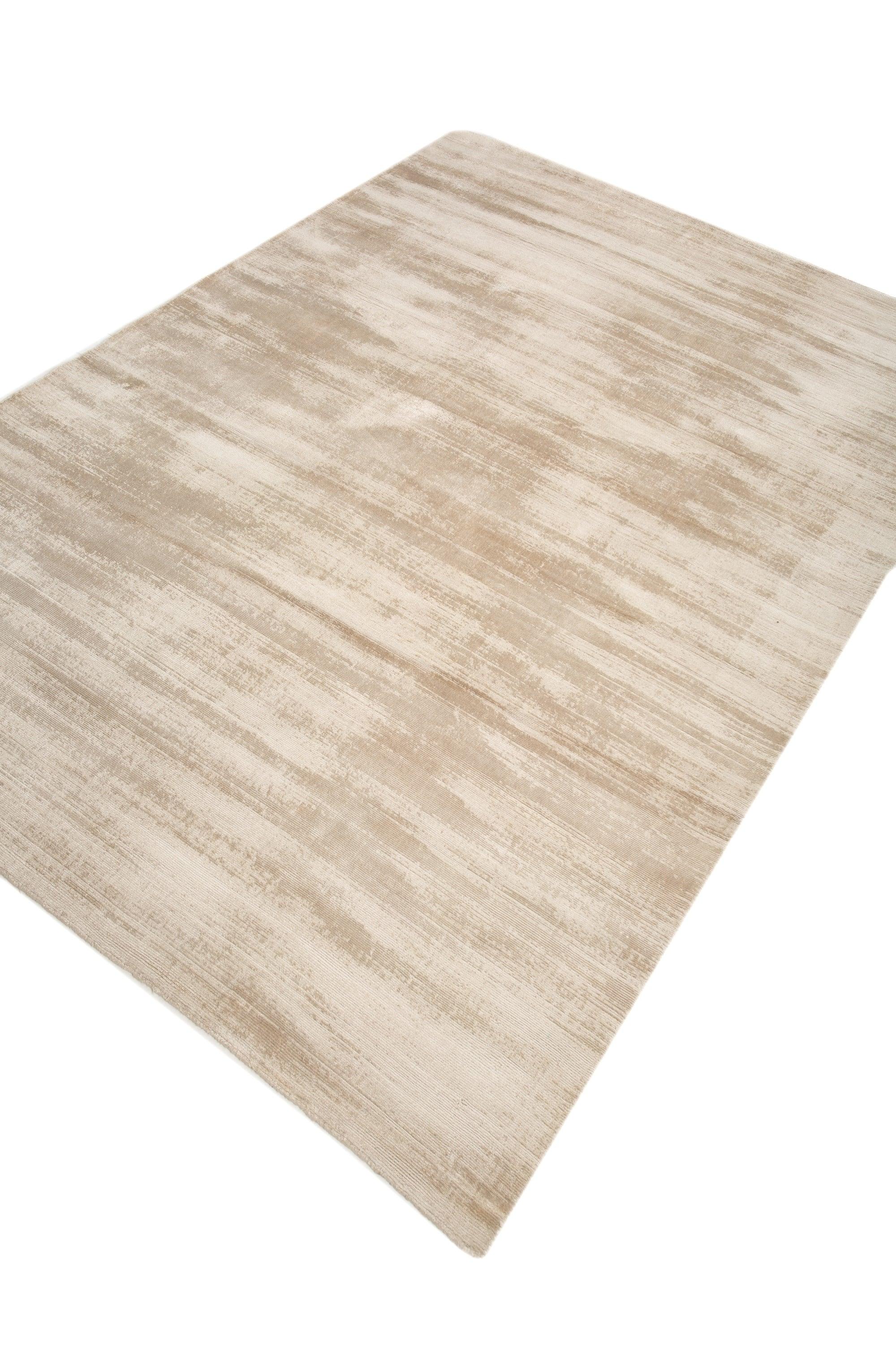Dieser 8' x 10' große, handgeknüpfte Teppich von Jaipur Rugs in einem beruhigenden klassischen Grau bietet ein raffiniertes, zurückhaltendes Design, das sich perfekt für eine vielseitige Innenraumgestaltung eignet. Der Teppich wurde sorgfältig aus