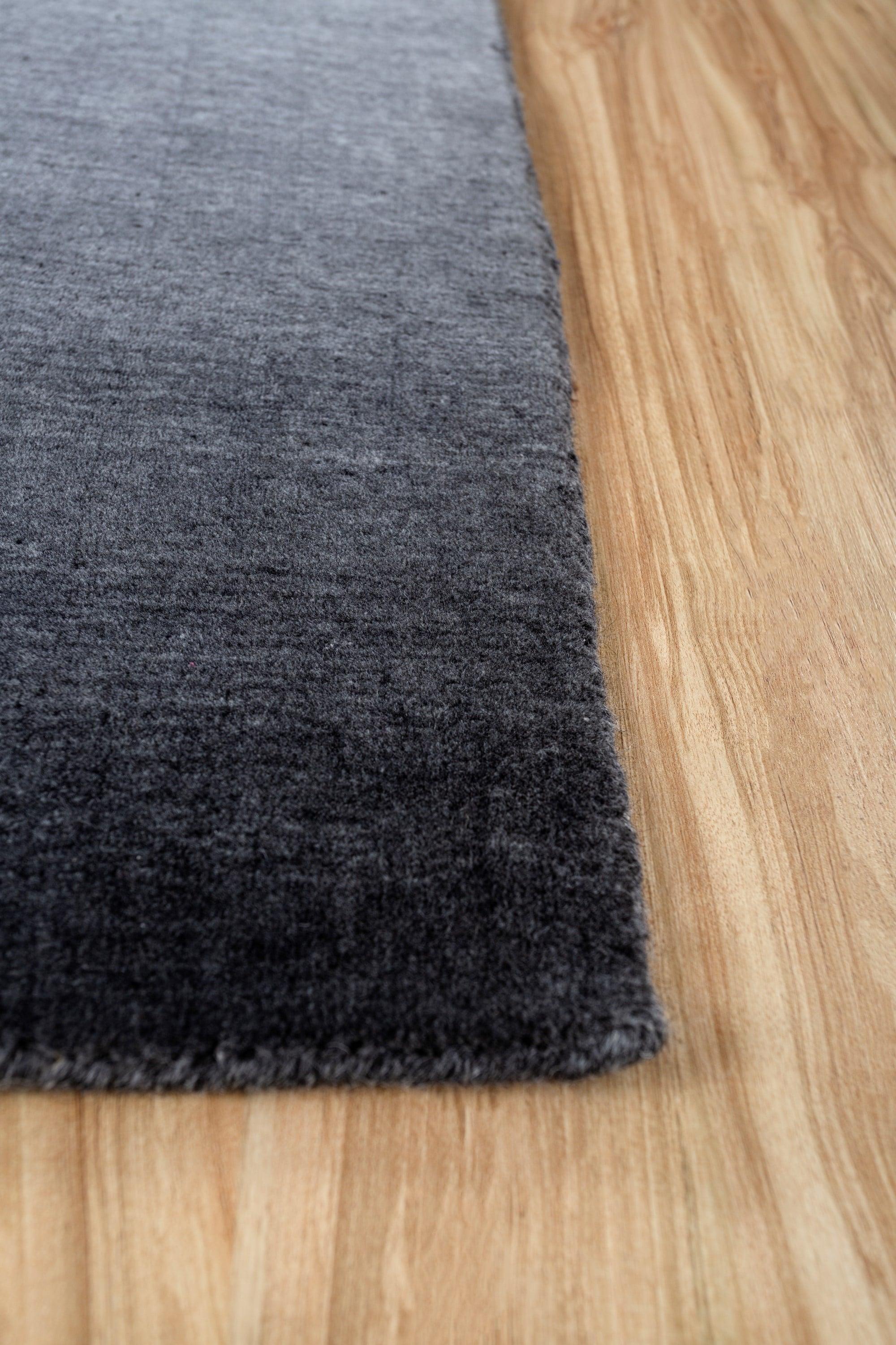 Indien Tapis Jaipur noué à la main en ébène et ardoise anthracite, motif texturé dégradé en vente