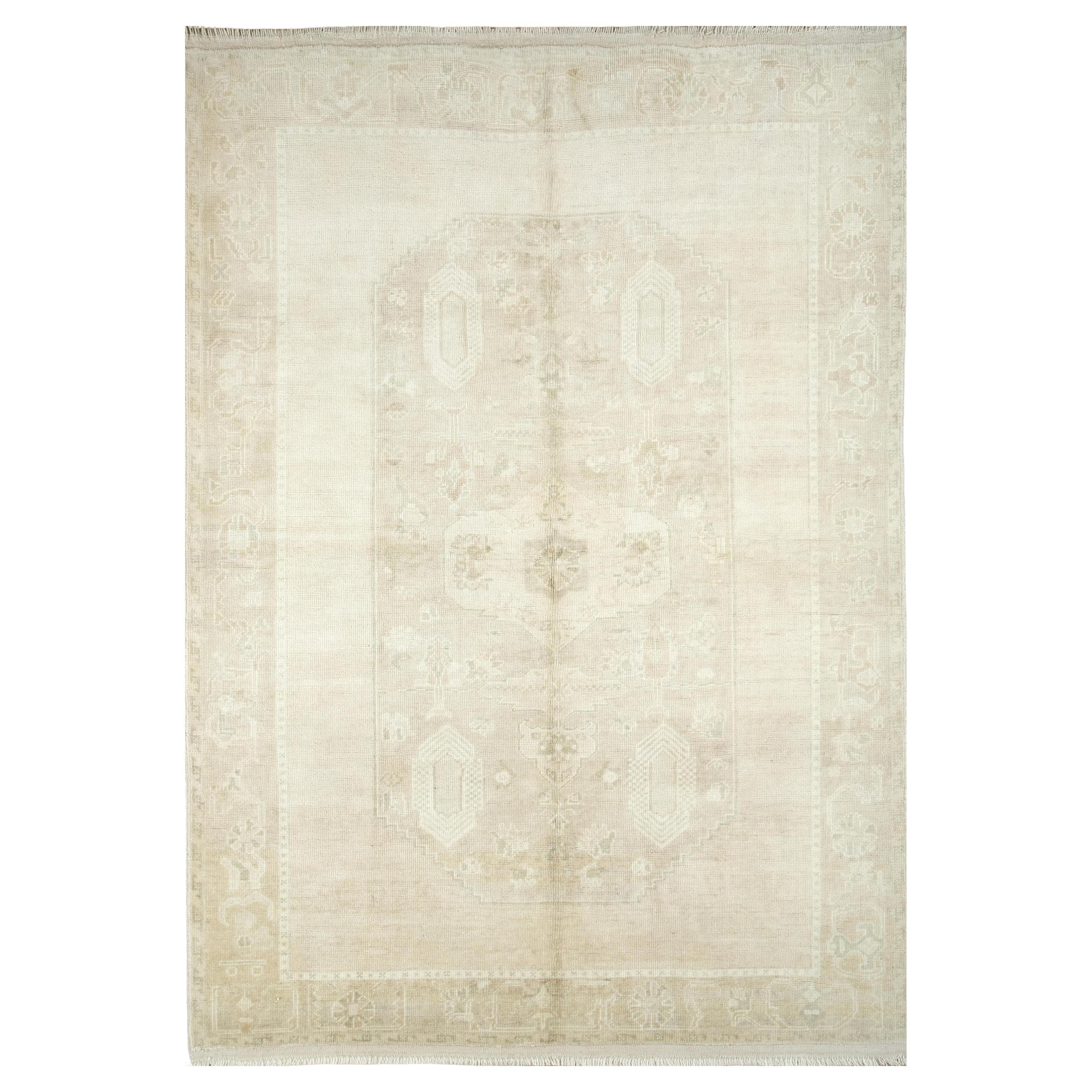 Hand-Knotted Jaipur Wool Rug in Luxurious Gold, Elegant Textured Solid Design