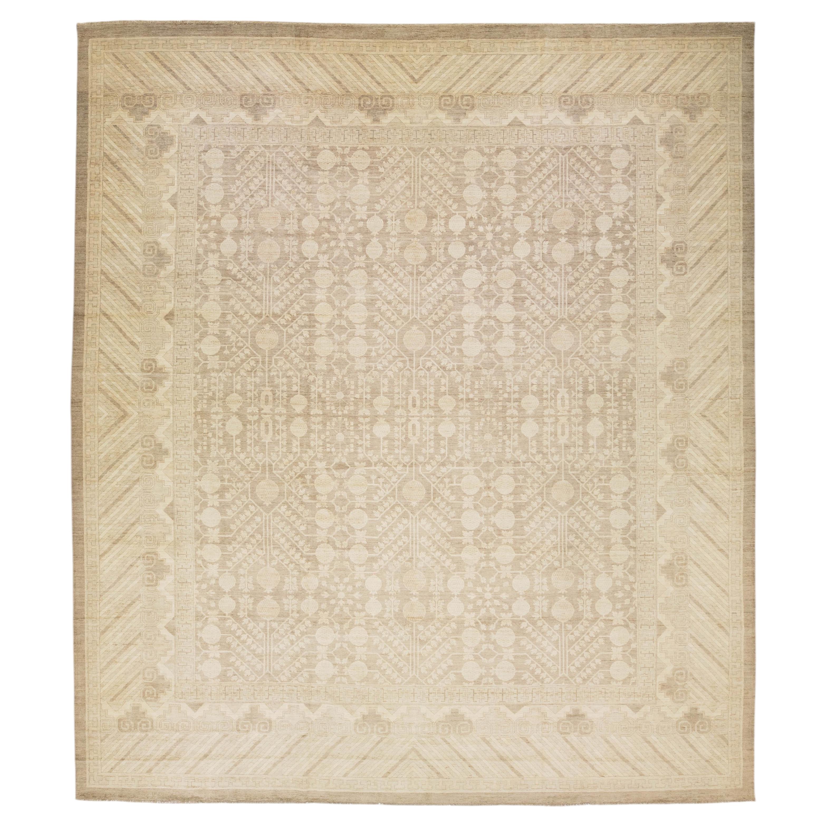 Hand-Knotted Khotan Inspired Transitional Wool Rug - Neutral Earth Tones 18x20