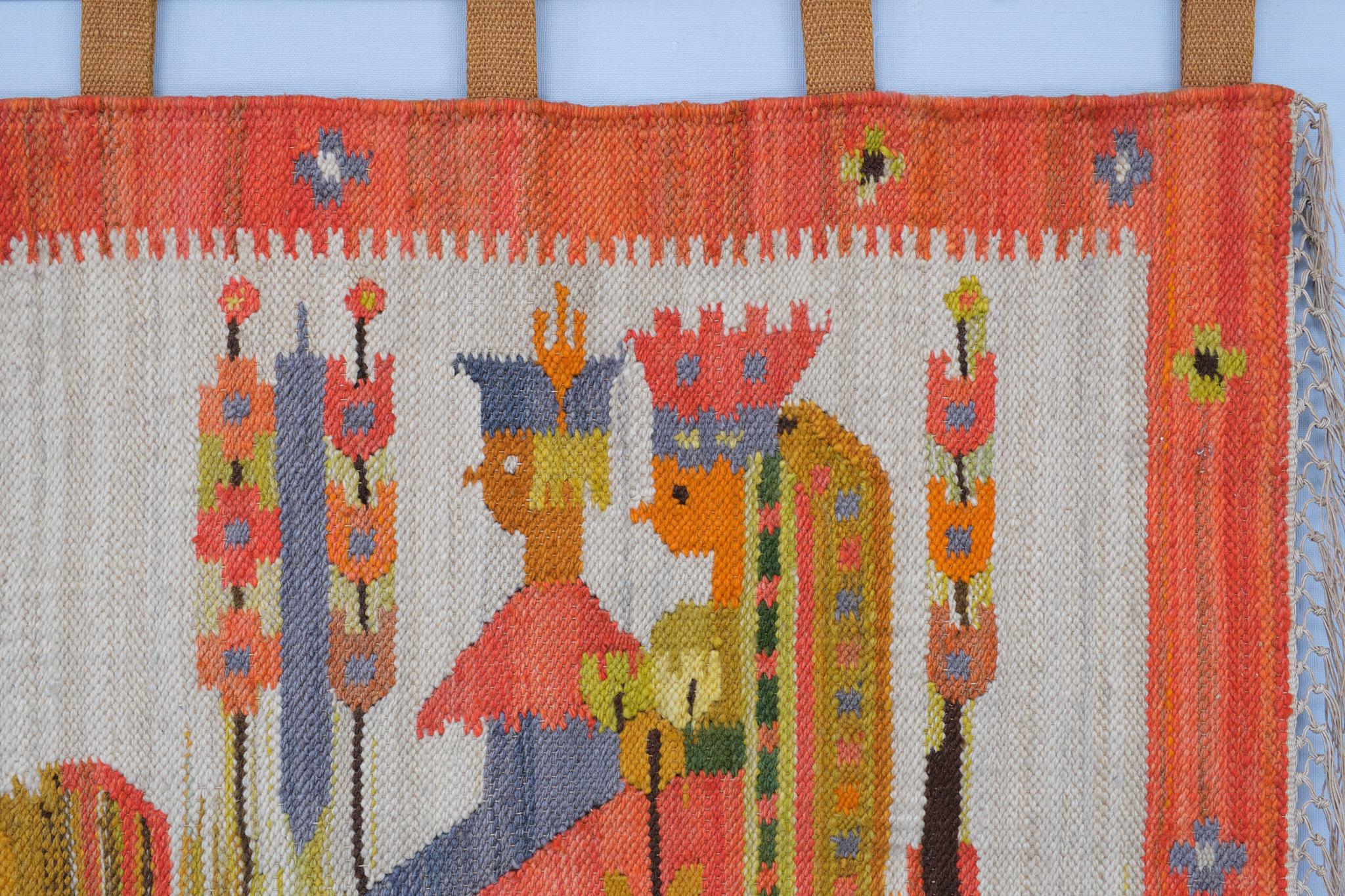 Hand knotted  Kilem  M. Domanska  '' For the wedding''   1960s Poland   In Good Condition For Sale In Den Haag, NL