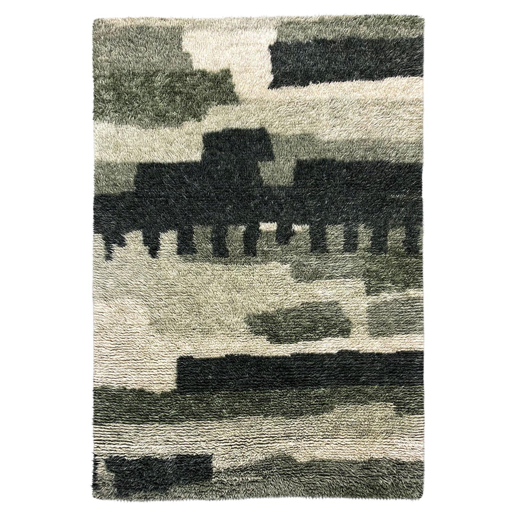 Hand Knotted Modern Viridescent Rug by Spacewarp For Sale