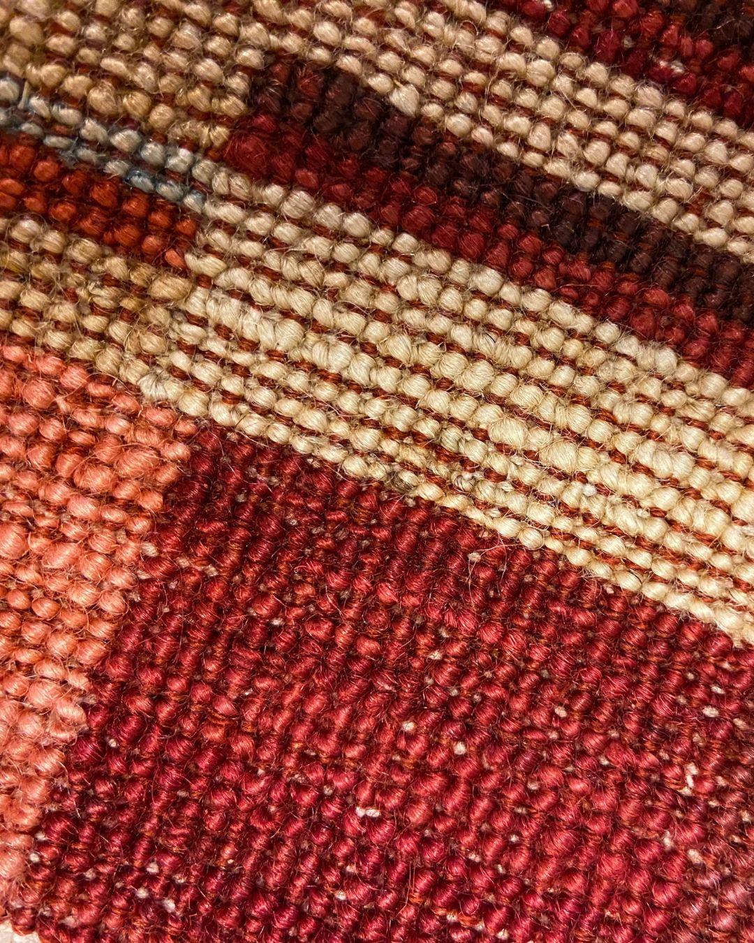 Handgeknüpfter Mid-Century Modern 8'x10' Teppich aus roter, cremefarbener, blauer und rosa Wolle im Angebot 2