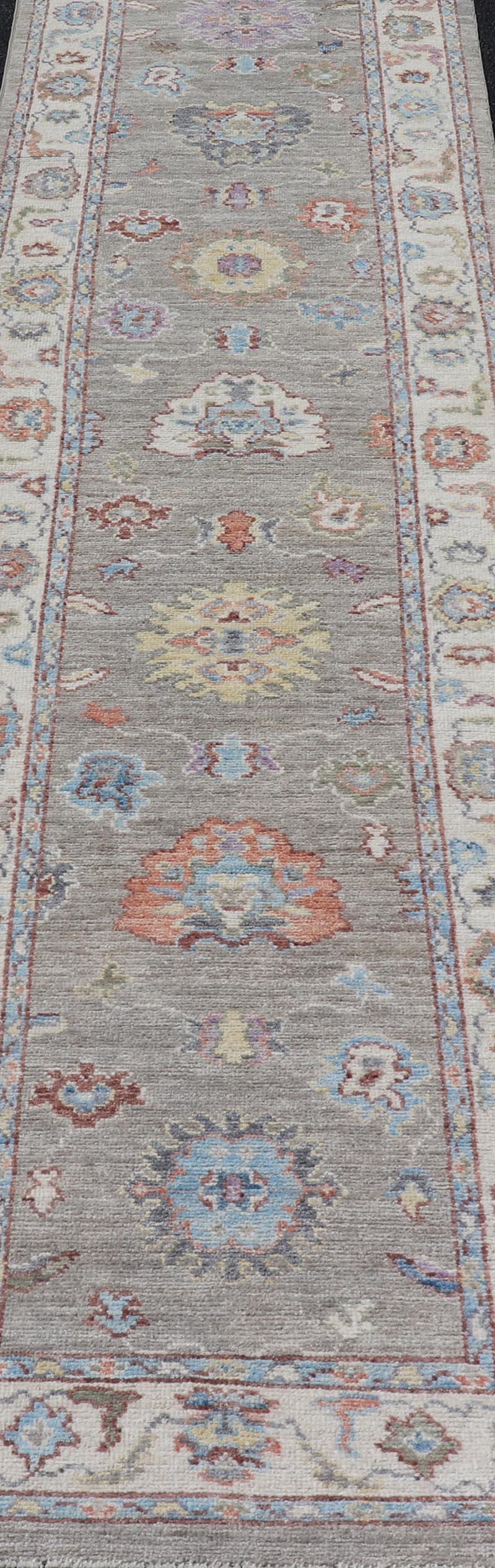 Hand-Knotted Modern Oushak Runner on Light Gray Field and Colorful Motifs In New Condition In Atlanta, GA