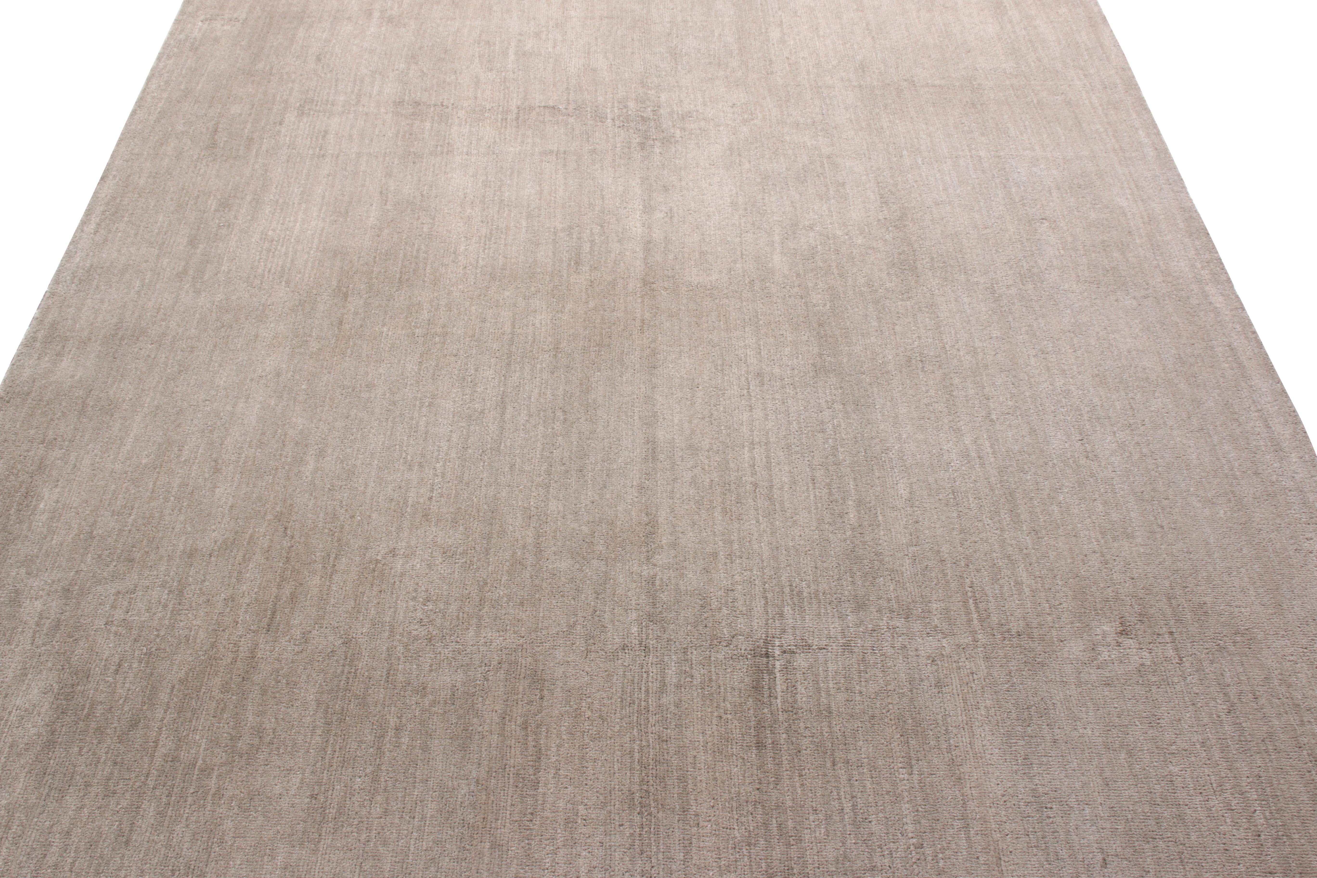 Népalais Rug & Kilim's Tapis moderne noué à la main à motif uni beige-gris en vente