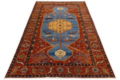 Handgeknüpfter moderner Wollteppich im Serapi-Stil - Lebendiger Rost, Blau & Gold Geometrisch