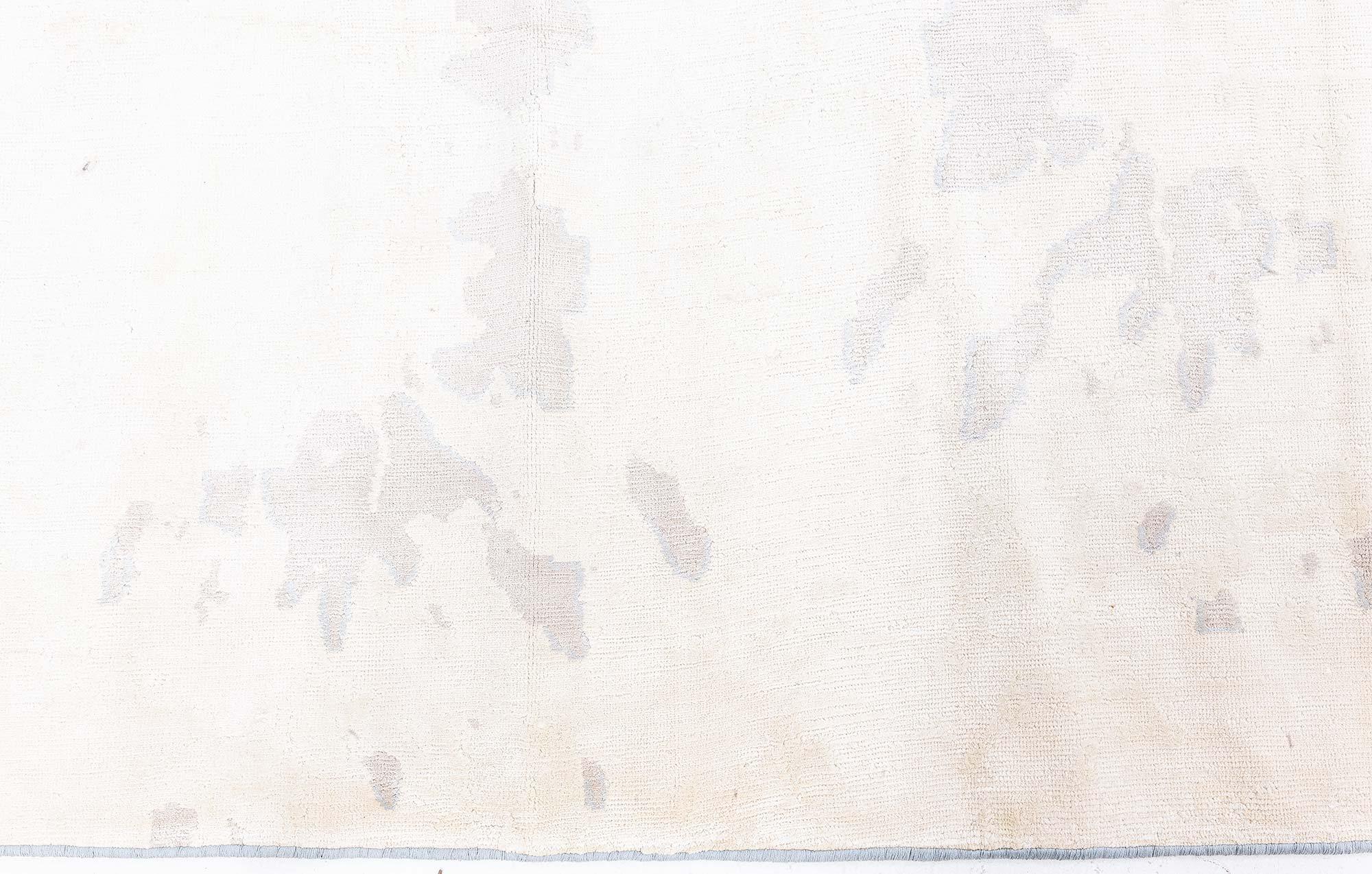 Indien Knots Rugs modernes en laine noués à la main avec un motif abstrait doux par Doris Leslie Blau en vente