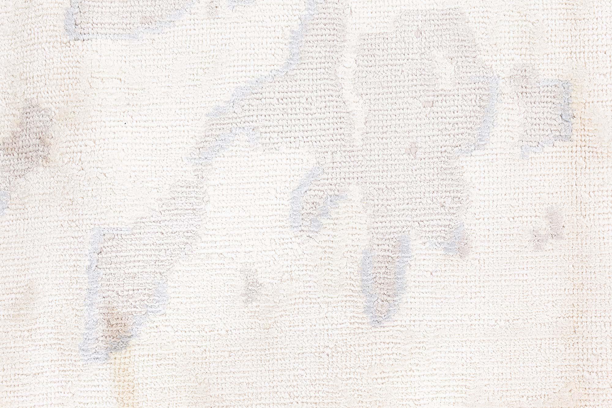 Noué à la main Knots Rugs modernes en laine noués à la main avec un motif abstrait doux par Doris Leslie Blau en vente