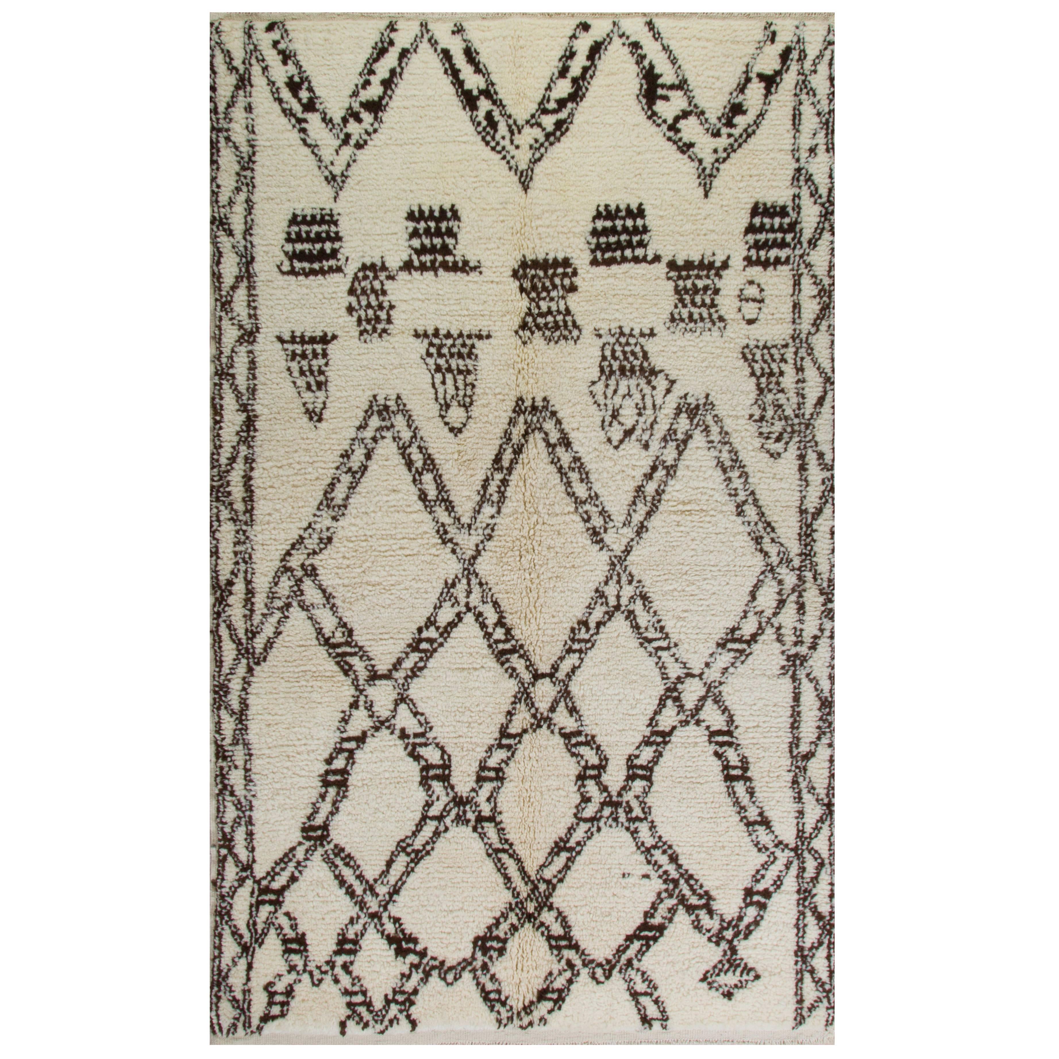 Handmade Moroccan Beni Ourain Berber Rug, 100% Wool. Custom Options Available For Sale