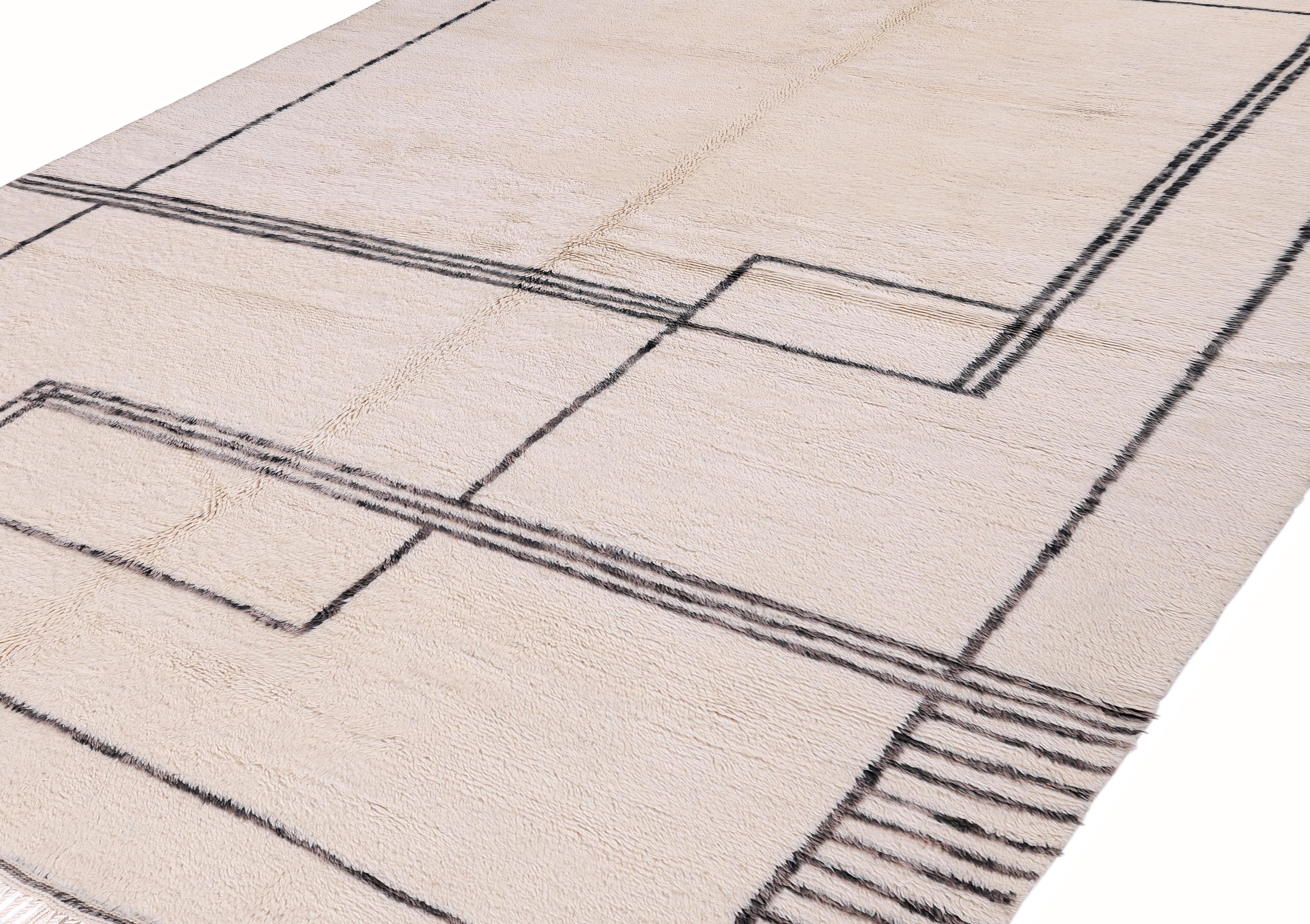 Bohémien Tappeto in lana marocchina annodato a mano con un moderno design lineare e minimalista in vendita