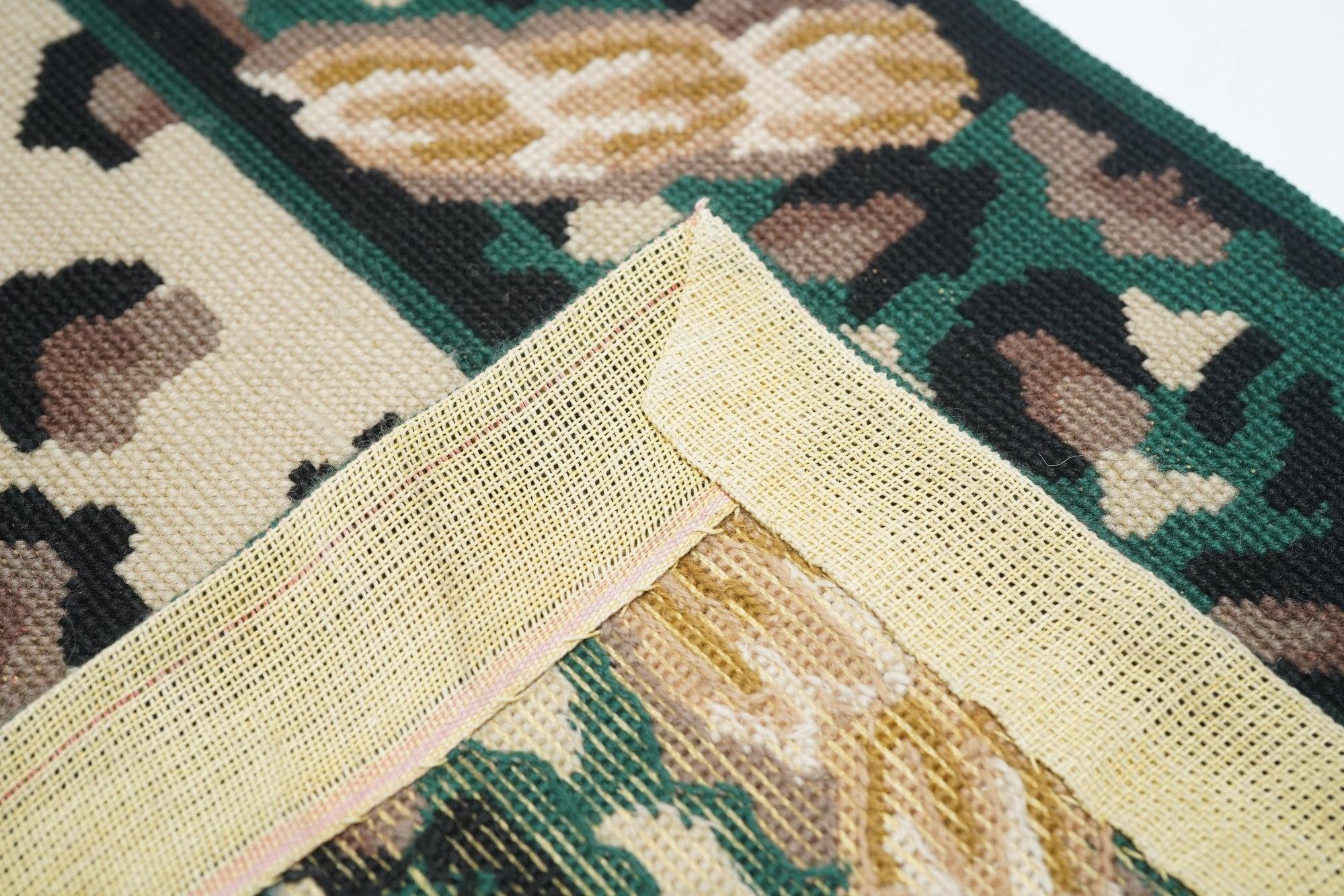 Tappeto in lana a punta d'ago annodato a mano 2'6'' x 5'11'' in vendita 2