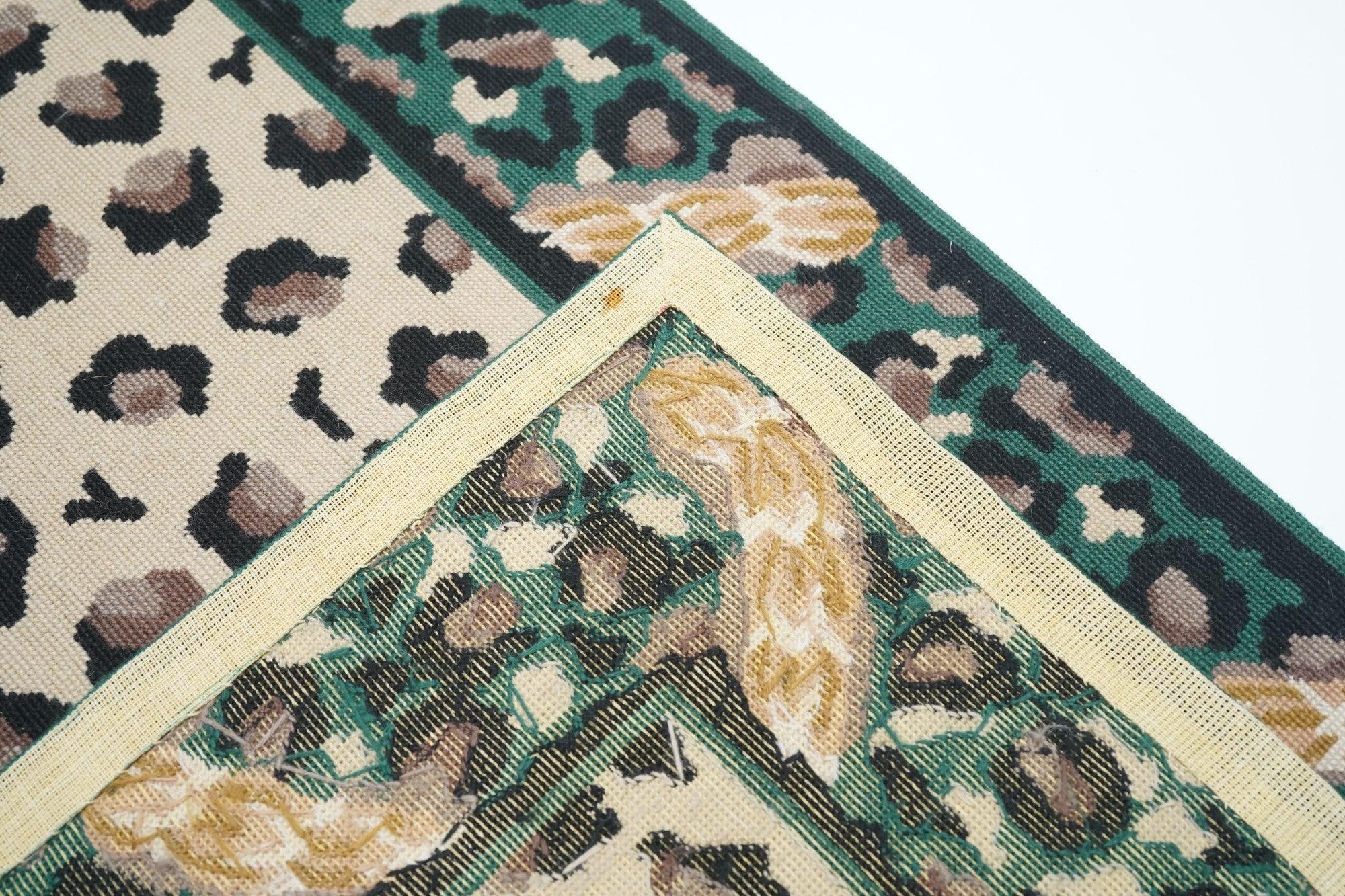 Tappeto in lana a punta d'ago annodato a mano 2'6'' x 9'11'' in vendita 2
