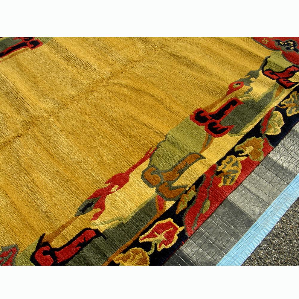 Hand-Knotted Nepalese Wool Rug   In Good Condition In Pasadena, TX