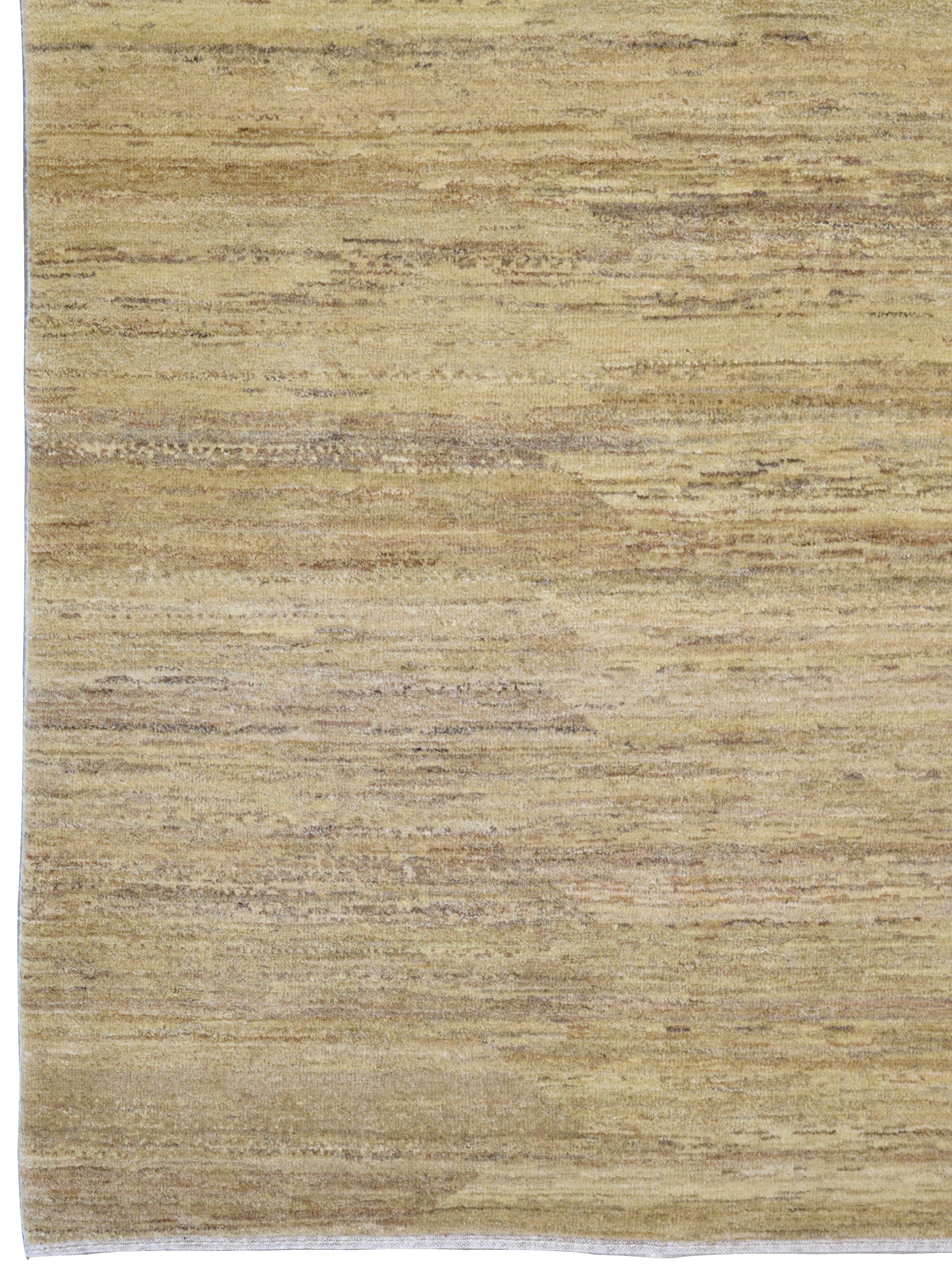 Handgeknüpfter, neutraler, minimalistischer, minimalistischer persischer Wollteppich in Beige und Sand, 8' x 10' im Zustand „Neu“ im Angebot in New York, NY