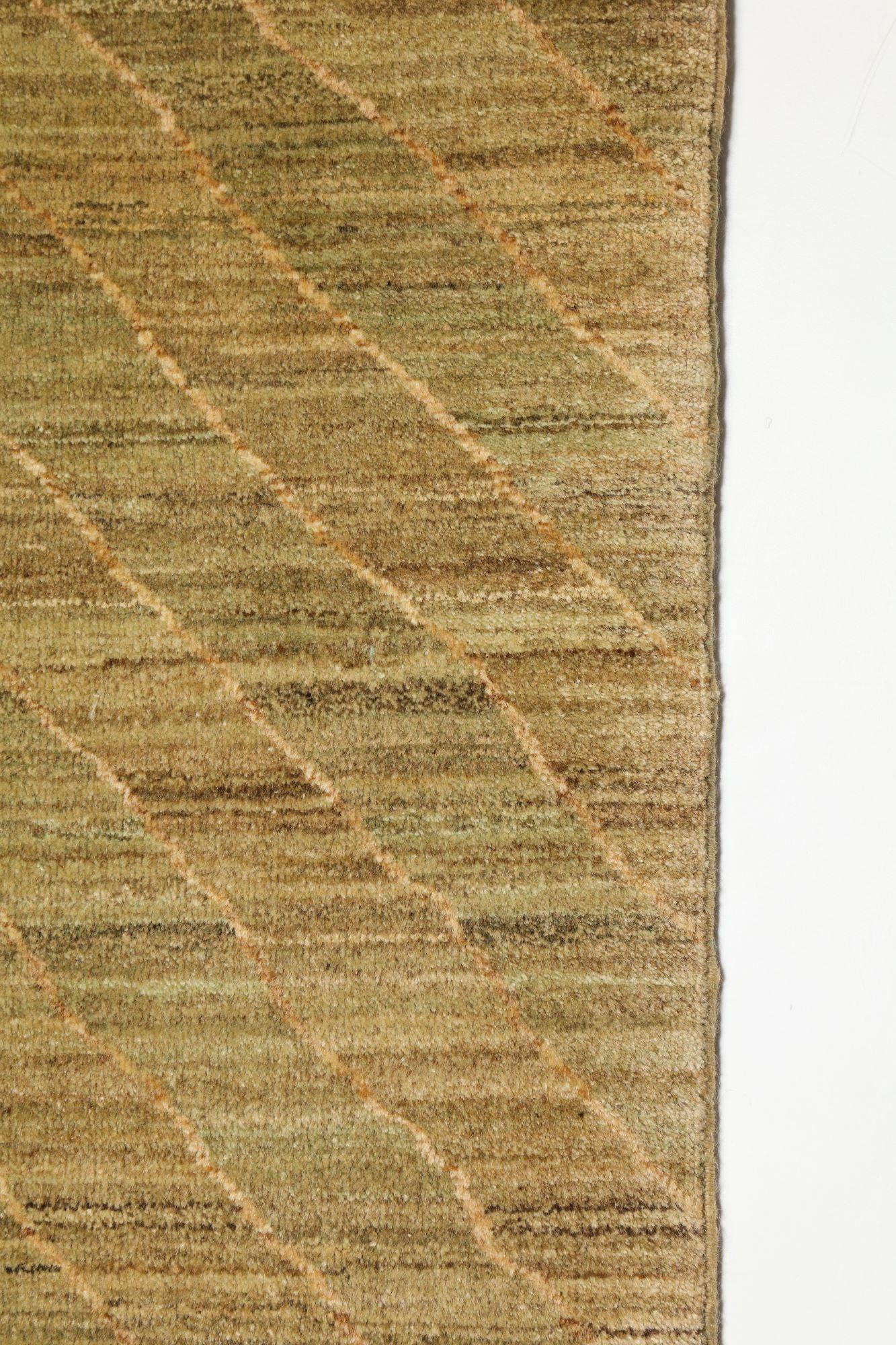 XXIe siècle et contemporain Hand-Knotted Organic Modern Persian Carpet in Soft Olive and Taupe, 5' x 7' en vente