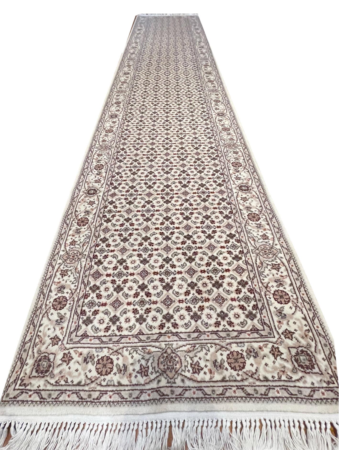XXIe siècle et contemporain Tapis de course chinois crème en vente