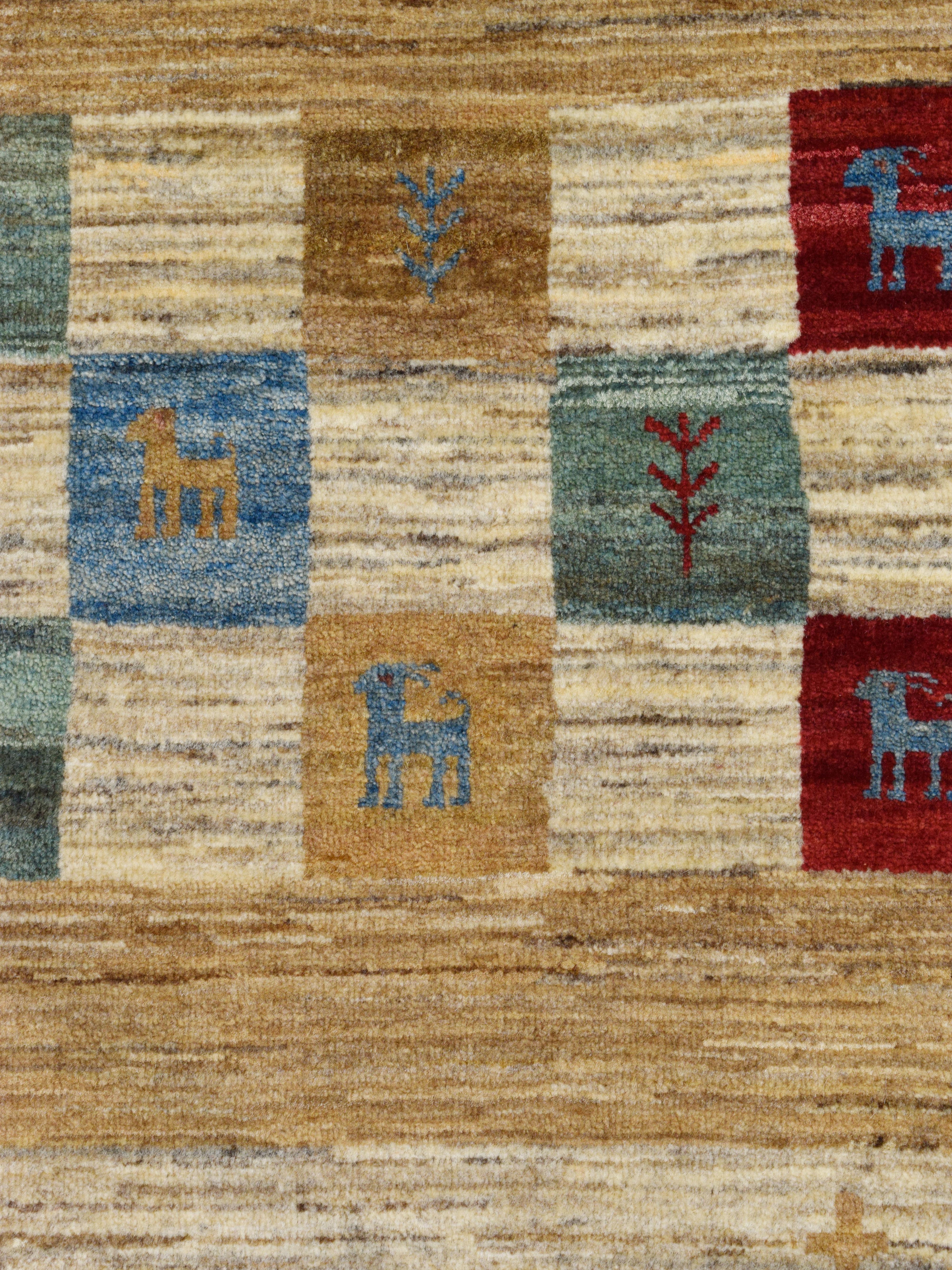 Tribal Tapis tribal persan noué à la main en laine teinte naturellement, tons de terre, 4 pi x 6 pi en vente