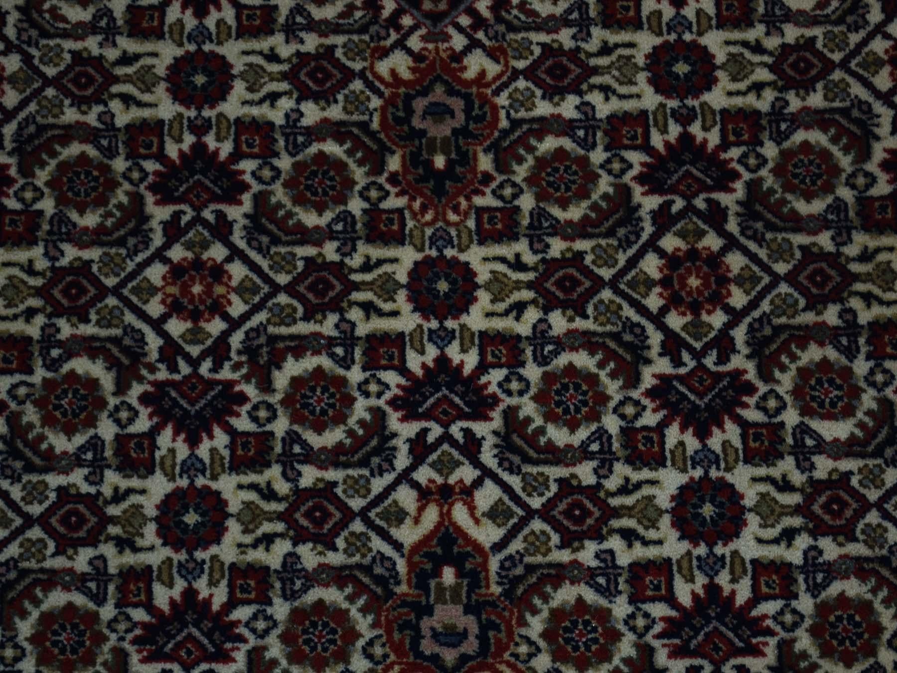 Hand Knotted Pure Wool Persian Tabriz Oriental Runner Rug For Sale 3