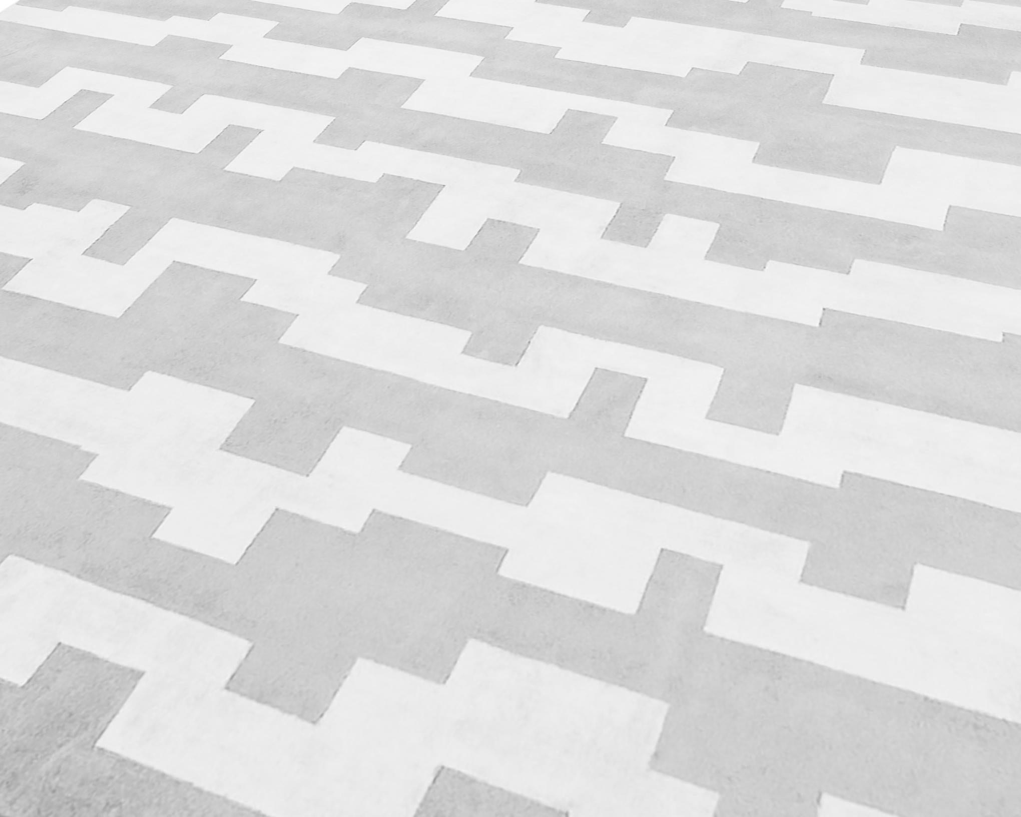 Népalais tapis du 21ème siècle Aztec en laine et soie de l'Himalaya gris en vente