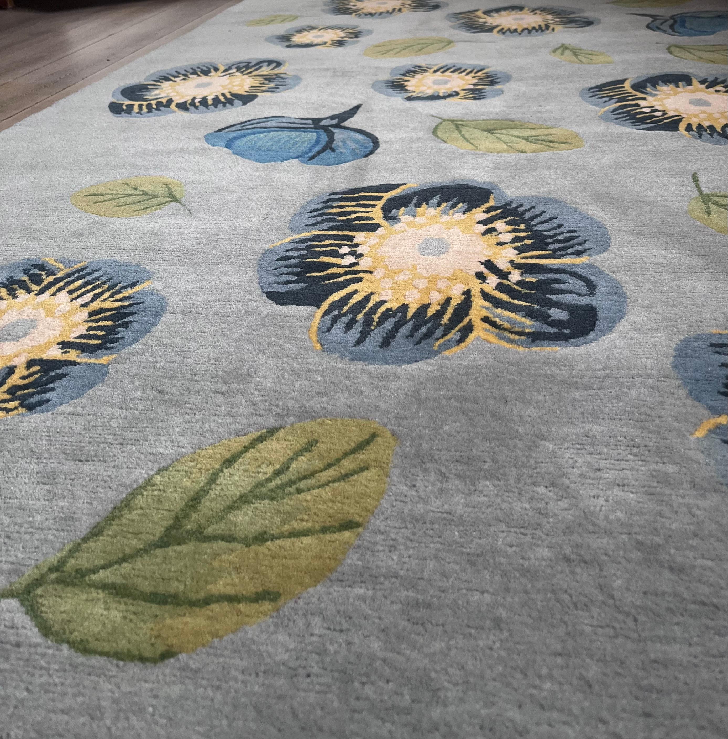 POTAGER Collection
Wild roses are the first flowers in Anna Charlotte Ateliers                                                              Potager collection—queen of all flowers full of myths and magic

Hand knotted wool on cotton warp
Design: LET