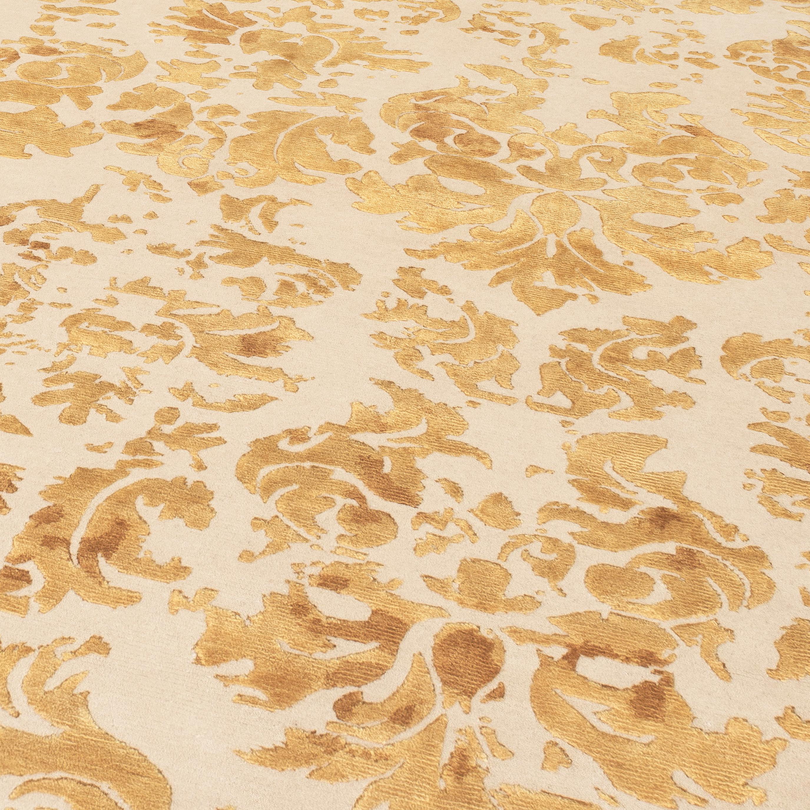 Nepalese 21st Century Carpet Rug Dumas in Himalayan Wool and Silk Beige, Ivory, Goldish For Sale