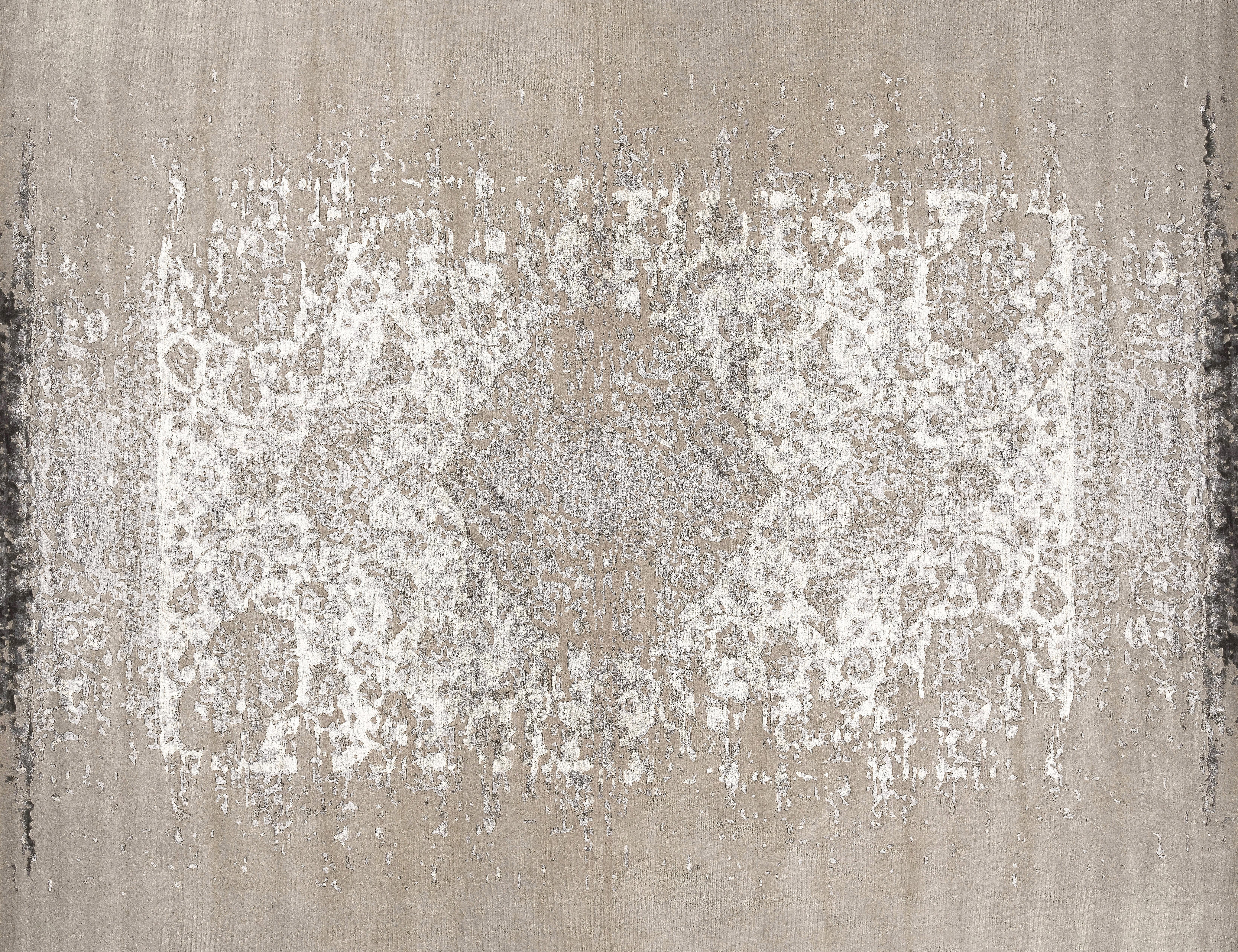 Hand-Knotted 21st Century Carpet Rug Jasmine in Himalayan Wool and Silk Gray