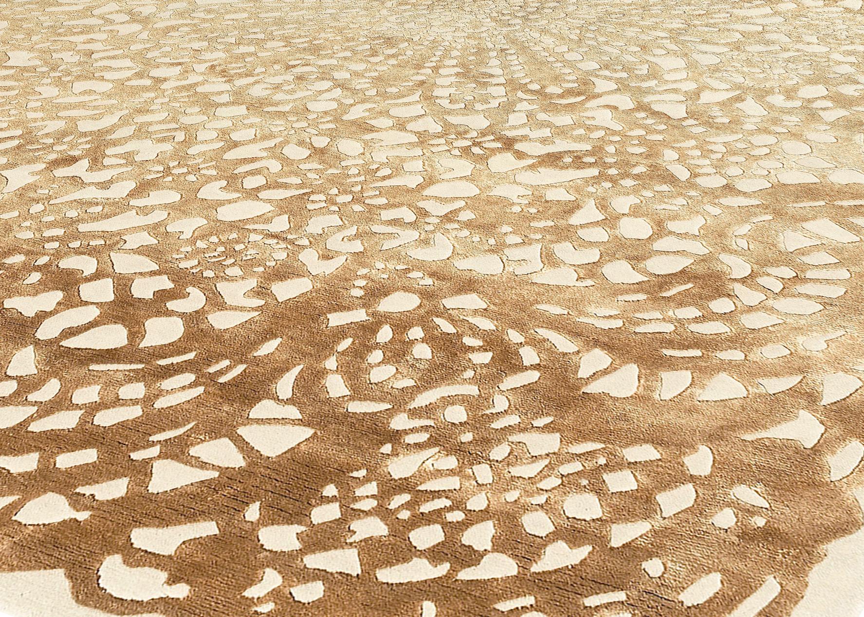 Alfombra del Siglo XXI Lacy de lana del Himalaya y seda Beige, Marrón, Marfil Nepalés en venta